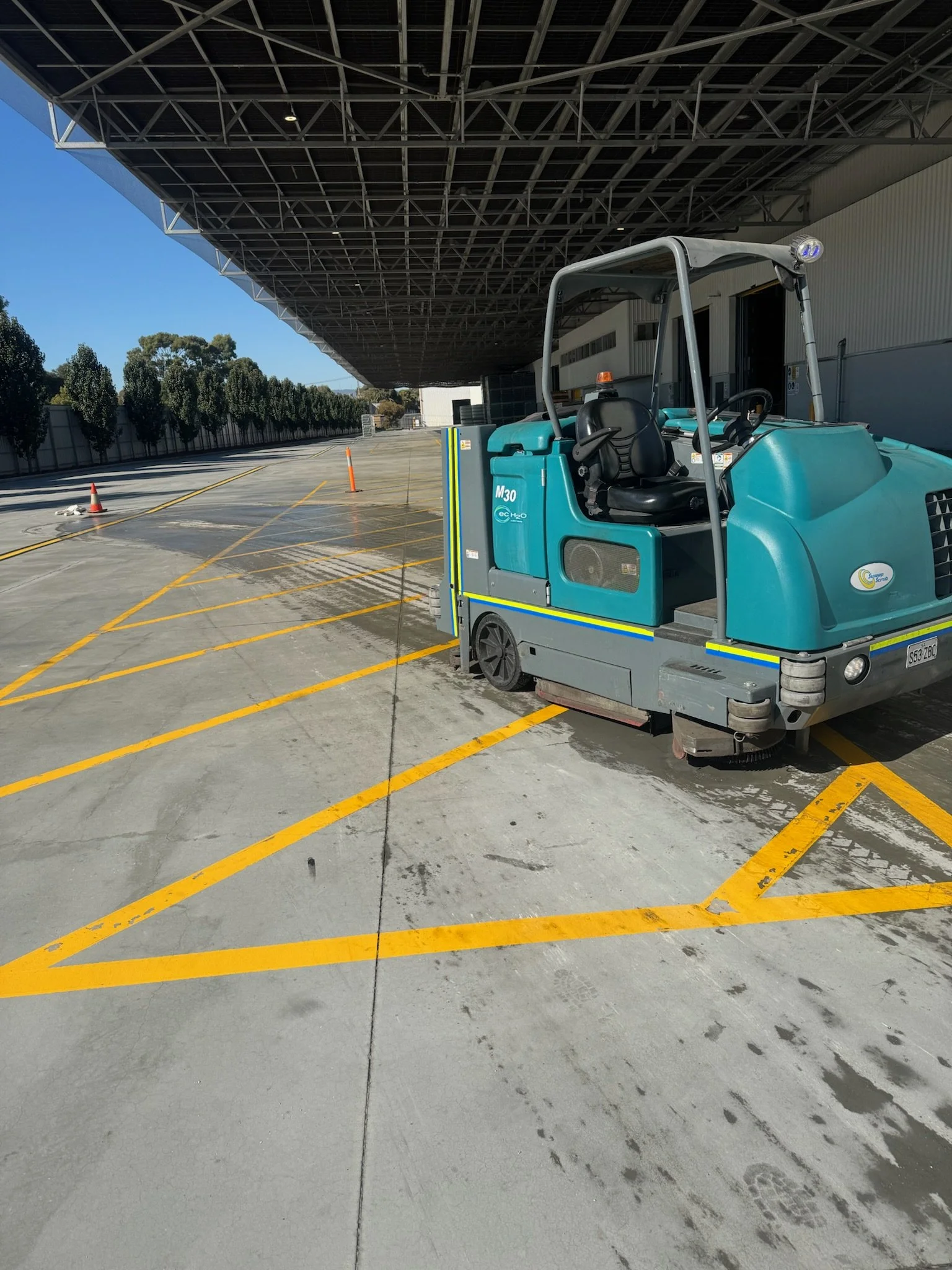 Warehouse Cleaning Schedules for Dust Control, Safety and ROI
