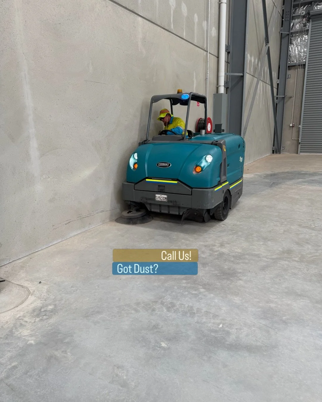 Sweep Scrub Tennant S30 hard at work