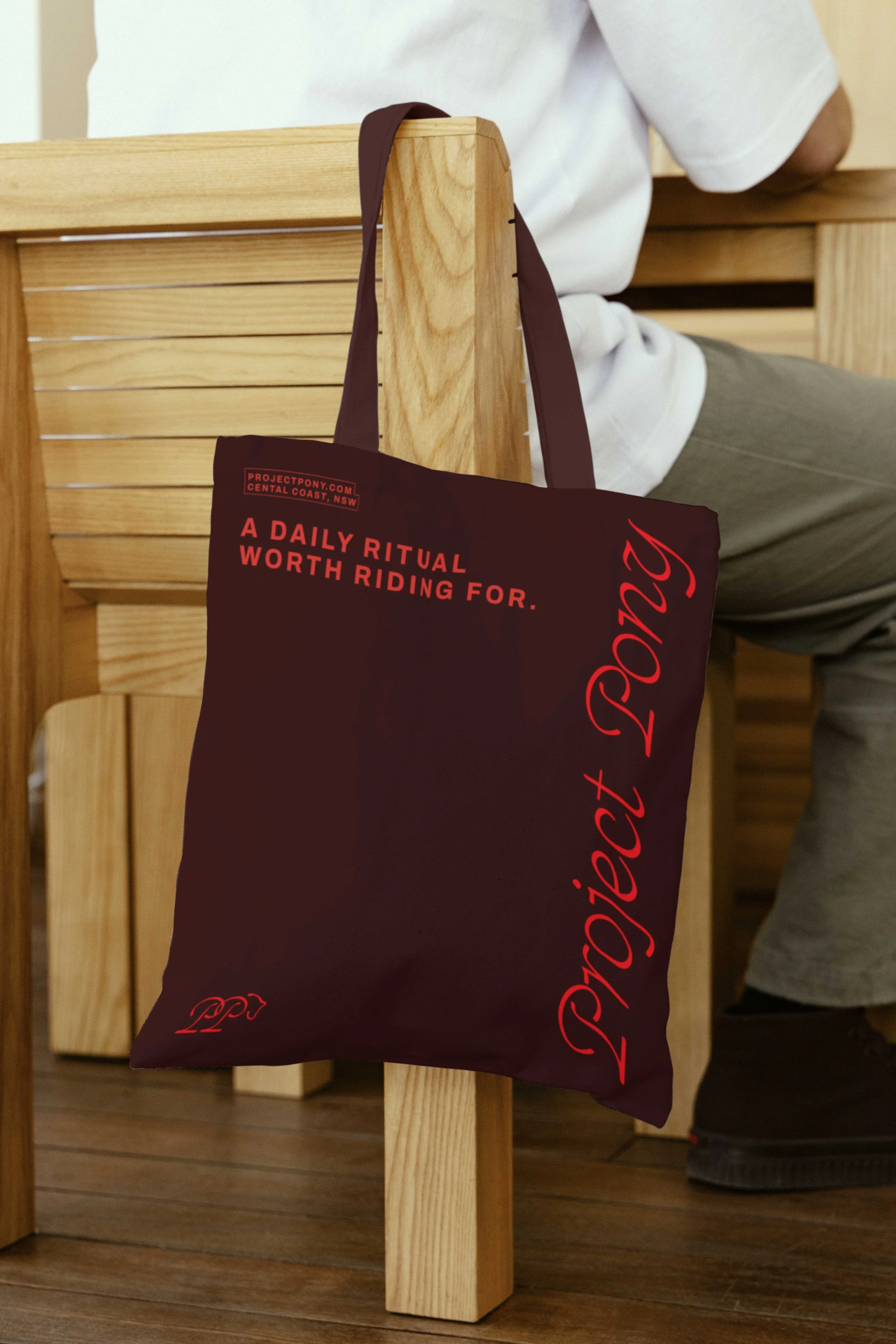 SN_Mockup-EoM-Tote_Bag2.jpg