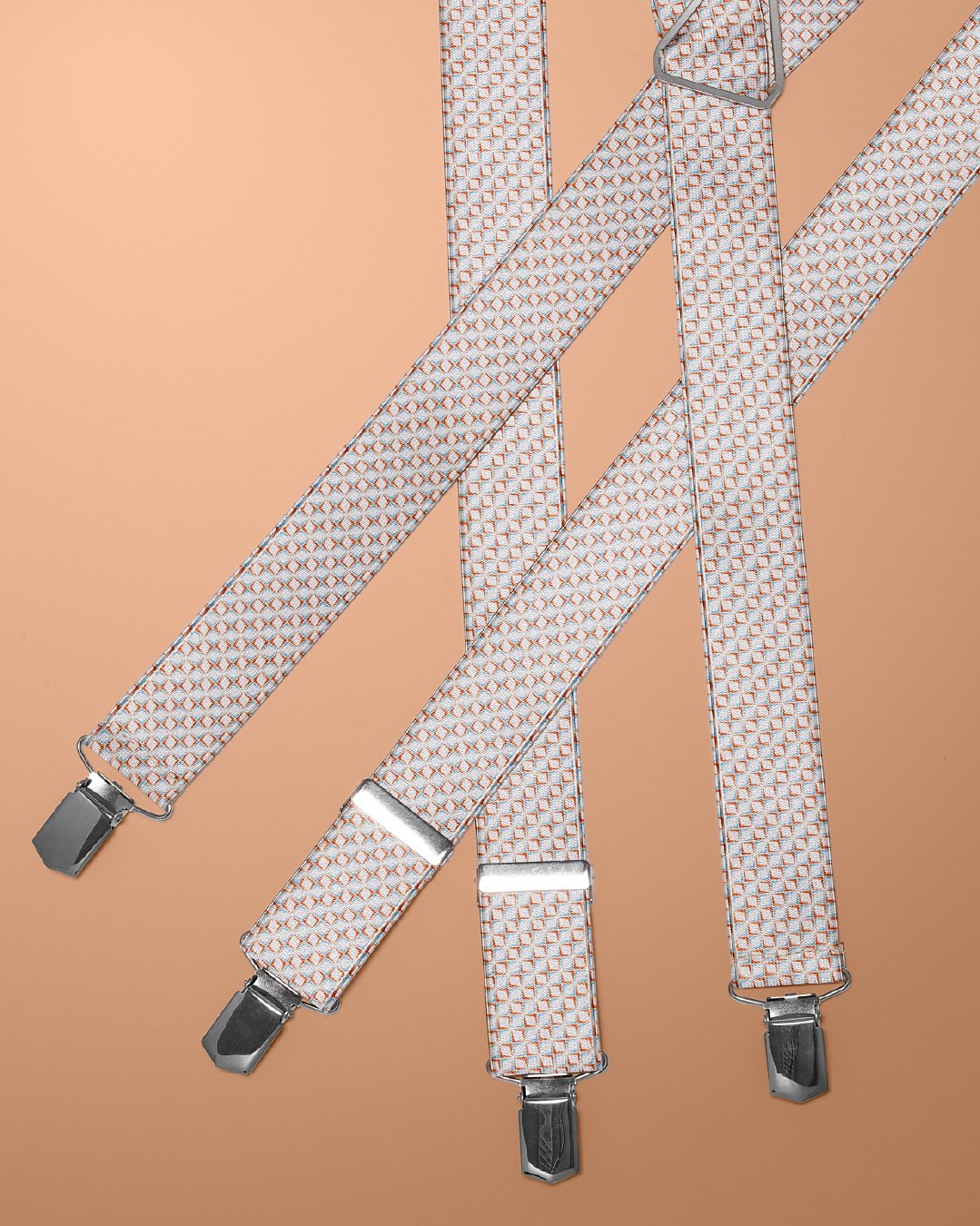 ✨ Entdecke unsere FS25 Kollektion ✨ 

F&uuml;r die kommende FS25 Kollektion haben wir etwas ganz Besonderes entwickelt: ein neues Muster f&uuml;r die Hosentr&auml;ger, das dezente Farben mit schicker Eleganz vereint. 🎩 

Perfekt f&uuml;r besondere A