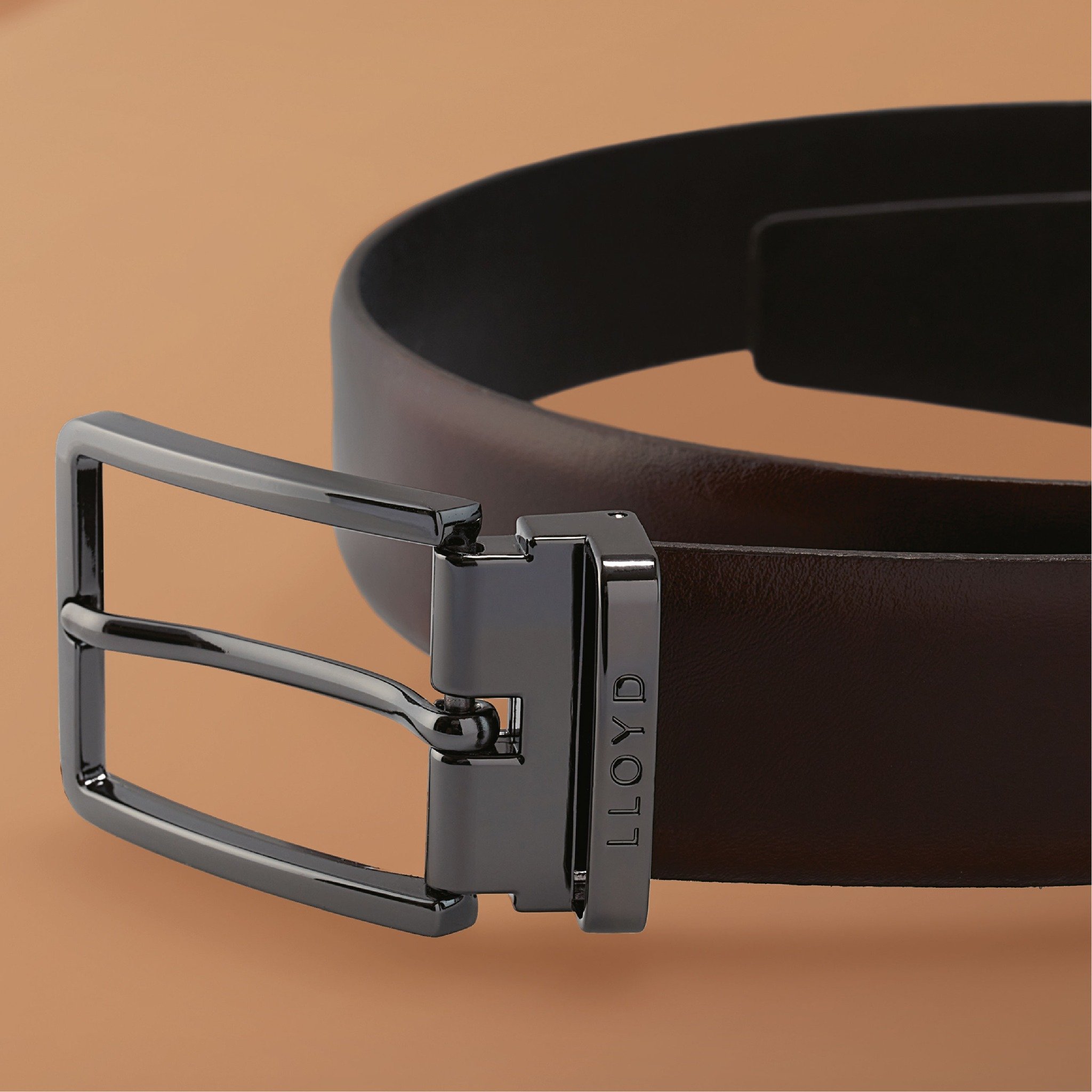 🎉 Das Jahr 2025 beginnt stilvoll! 🎉
Ab dem 01.02.2025 ist unser neuer LLOYD-G&uuml;rtel mit Logo erh&auml;ltlich &ndash; das perfekte Accessoire f&uuml;r jeden Anlass! 🤩
Praktisch, zeitlos und ein echtes Statement-Piece. 🧡

#LLOYDBelts #Neu2025 #