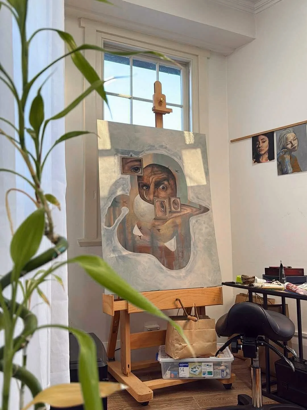 &ldquo;Resonant&rdquo; 
&bull;
Charcoal, pencil and acrylic on MDF
&bull;
By no means perfect but by every means, finished. 
I&rsquo;m taking expressions of interest for a potential sale 🖤
Onto the next 🖤
.
.
.
.
#nzart #waikatoart #nzartist #surre