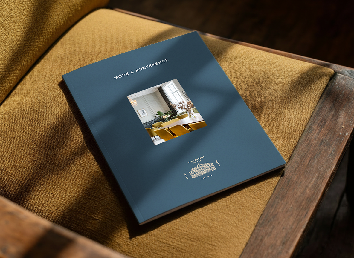 Grafisk design: brochure og visuel identitet til bureau og in-house team – Eline Pedersen