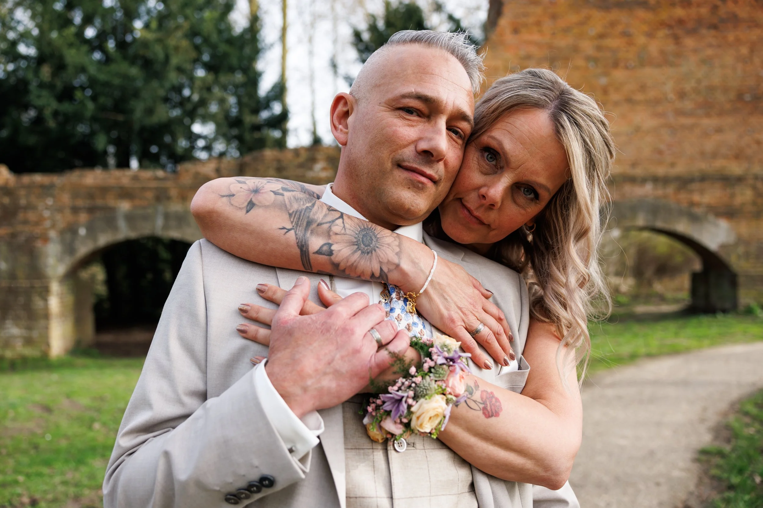 Bruidspaar-fotoshoot-Wantijpark-schietmuur-63.jpg