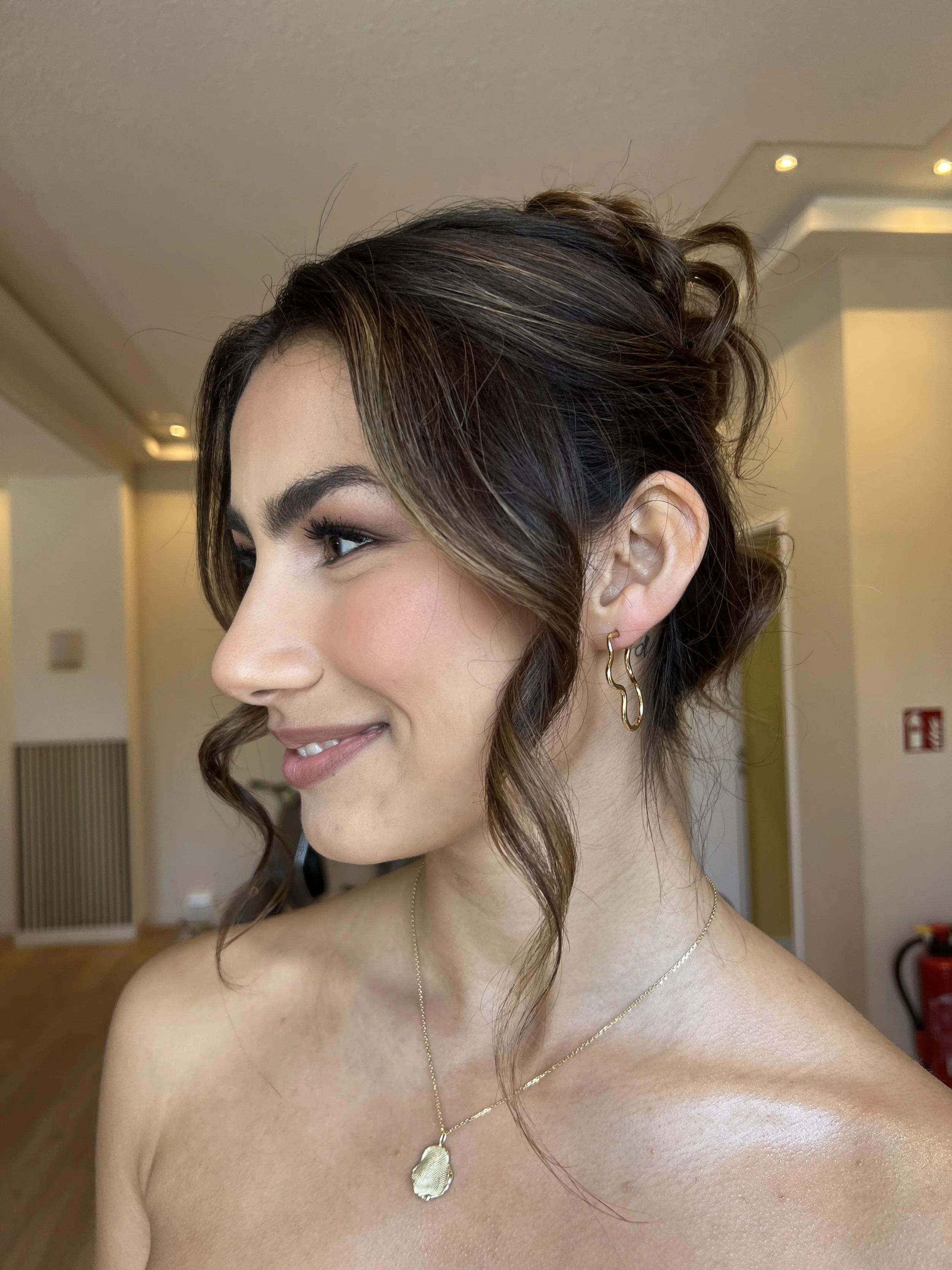 Modern, elegant und natürliches make up