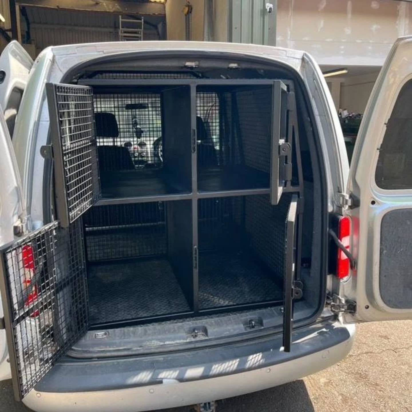 New cages are here and the van is online! Made by the wonderful folks at @punk_fabrications. Thankyou so much I couldn't be happier!