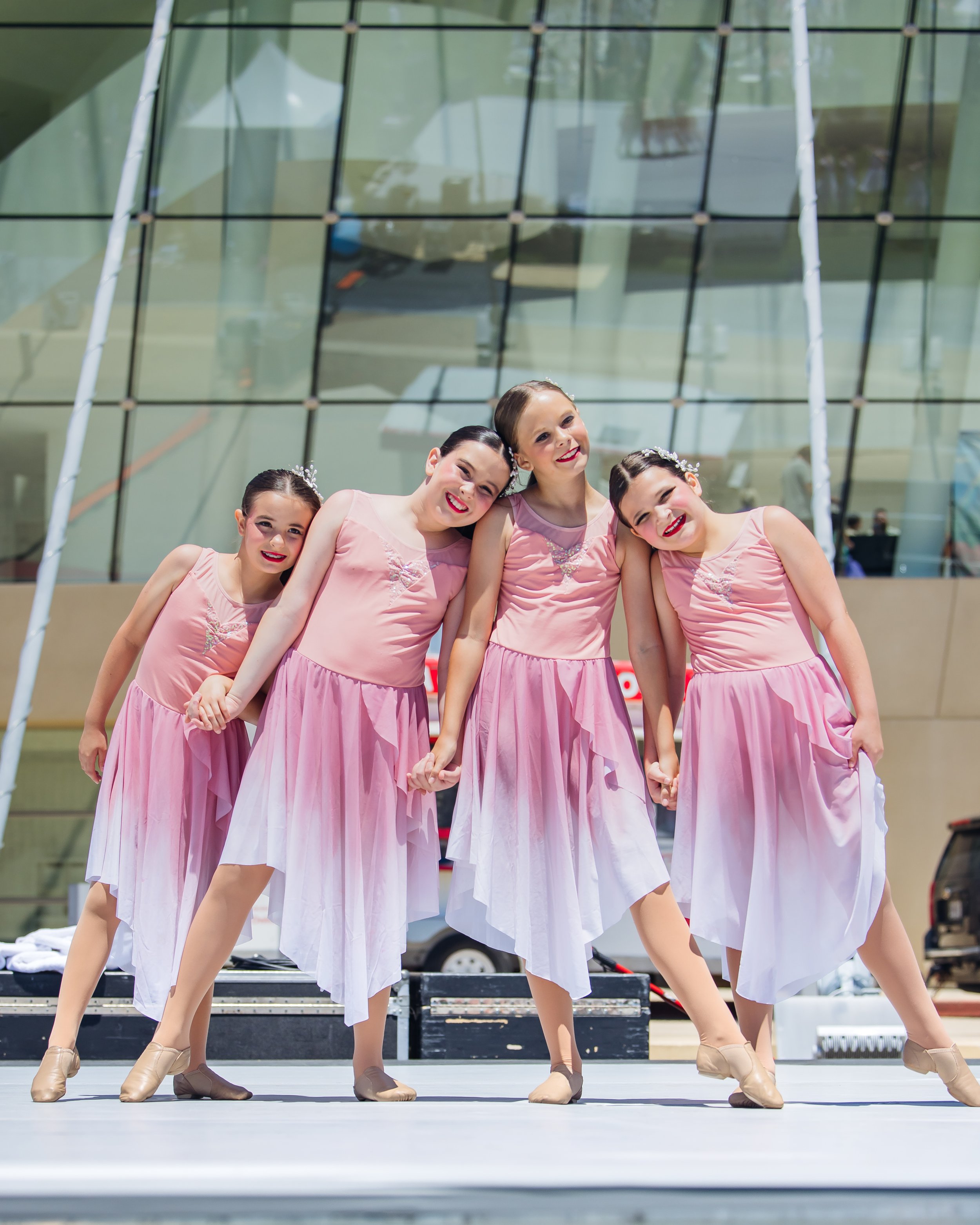 FSF26_DanceElectricPerformingTroupe_BernadetteHursh-3.jpg