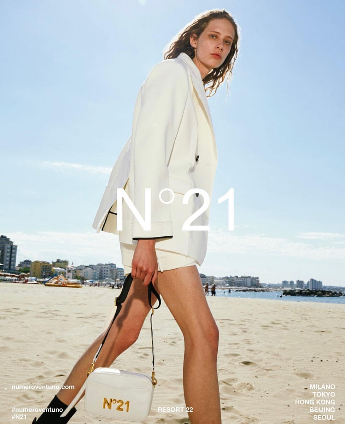 NUMEROVENTUNO