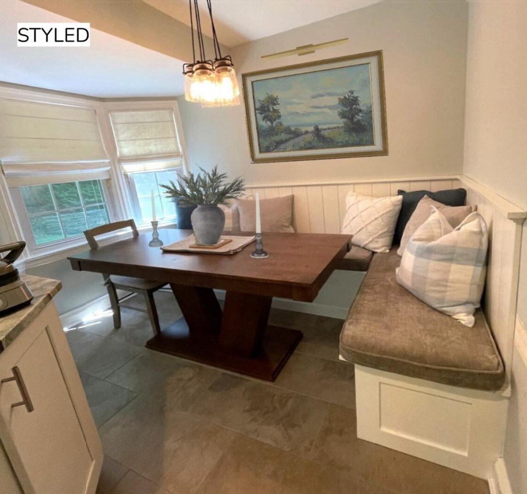 Getting the most seating out of a corner in your kitchen is hard when individual chairs take up some much space.
Our #KitchenTransformation has the solution! Custom built-in banquette saves space, adds extra seating, and comes with hidden storage. Pl