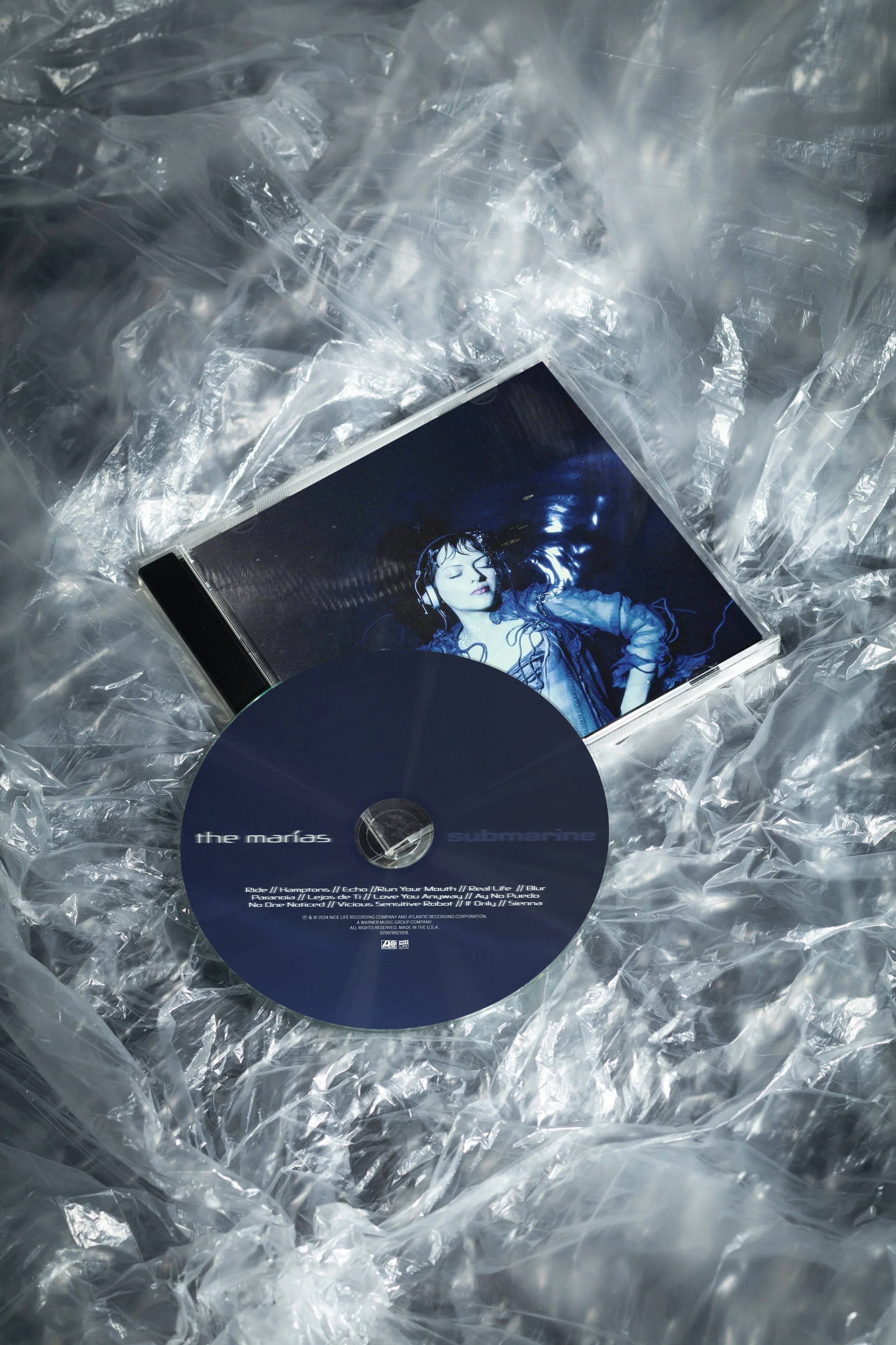 CD Outside + Disc Concept