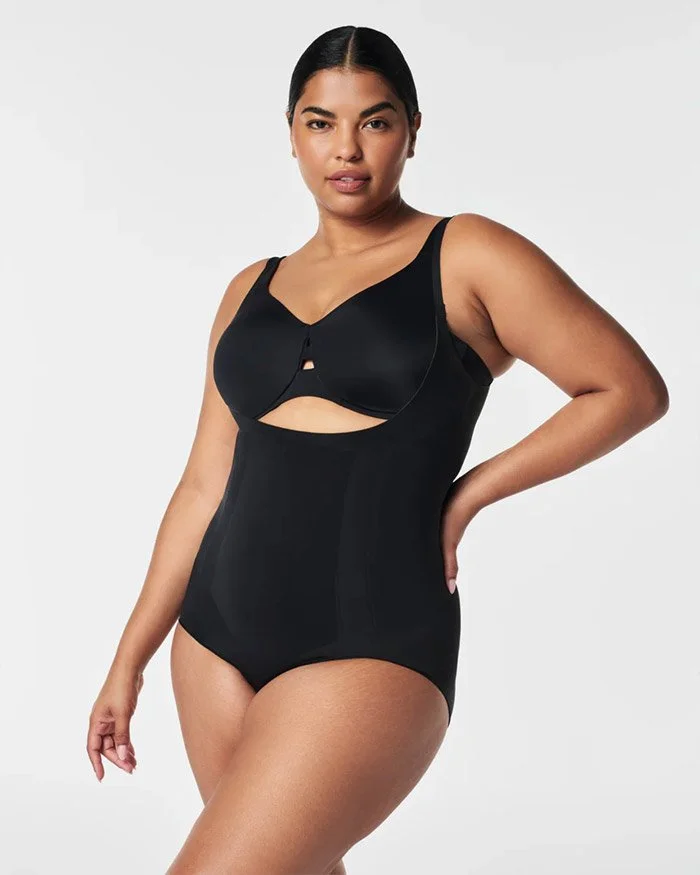 Merediths_Favourites_Shapewear_Spanx.jpg