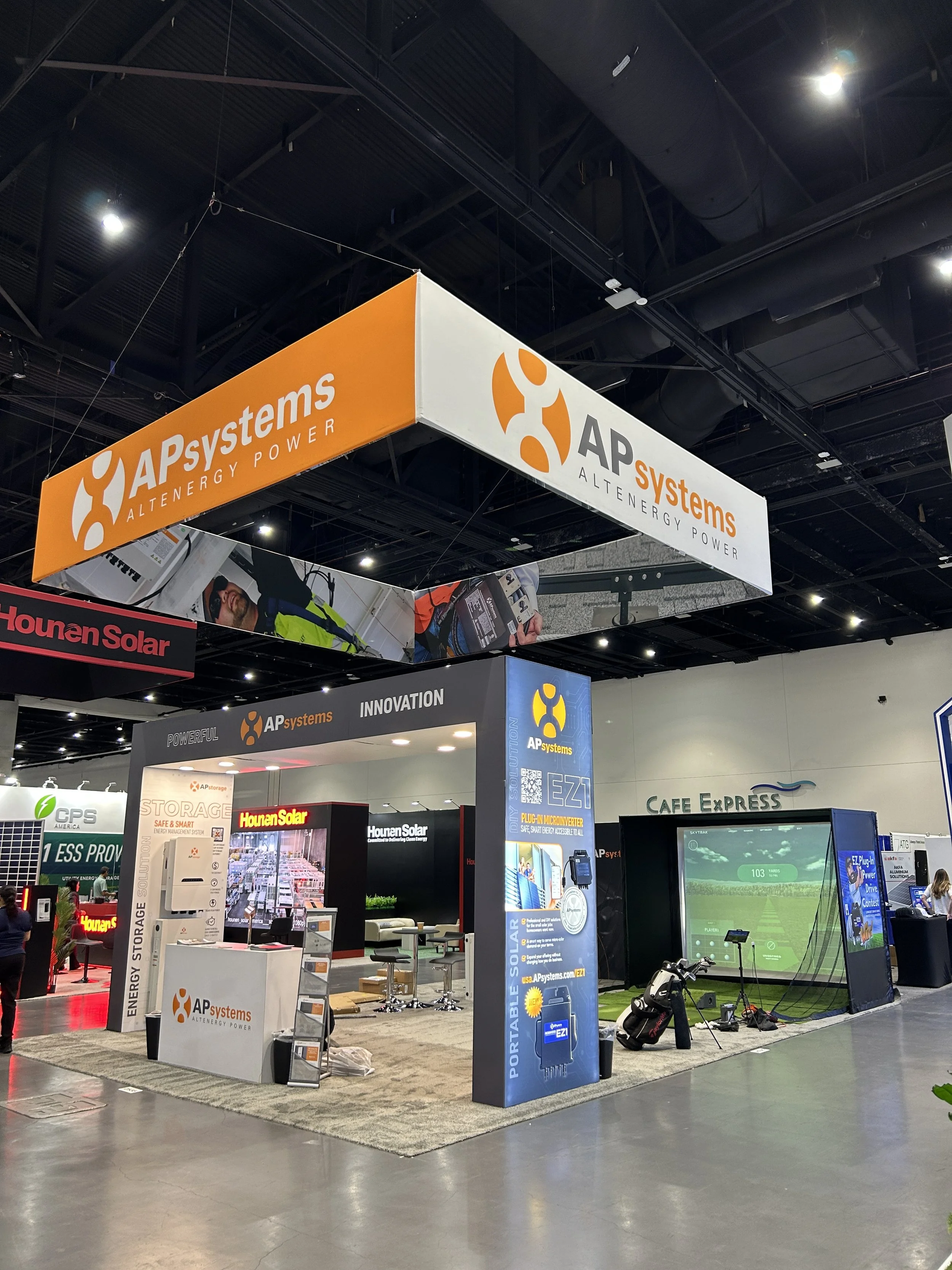 Mobile golf simulator fo san diego convention center