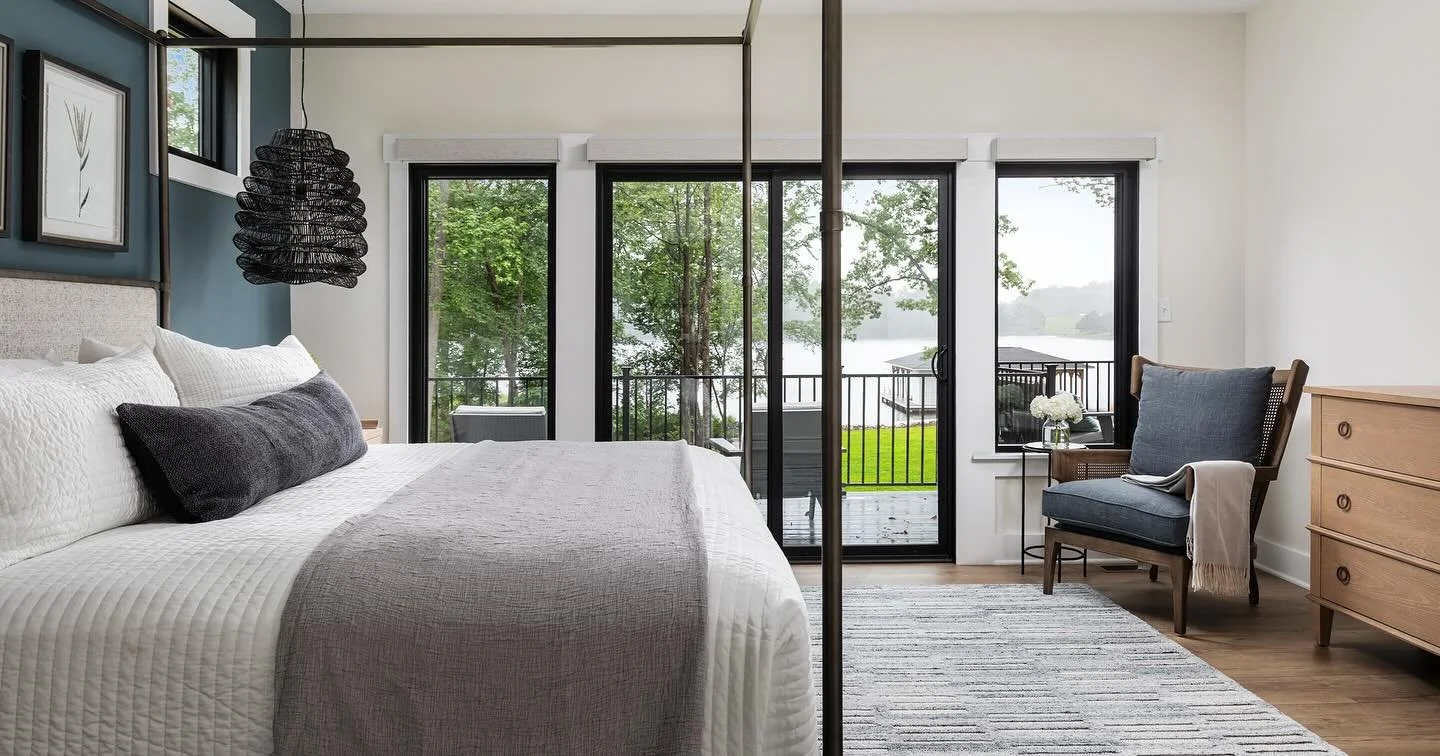 Looking for a room with a view for a fall getaway? Look no more. This beautiful Airbnb property on Lake Anna is waiting for you!!

#leslieandersoninteriors 
#shorttermrentals 
#roomwithaview😍 
#interiordesign
