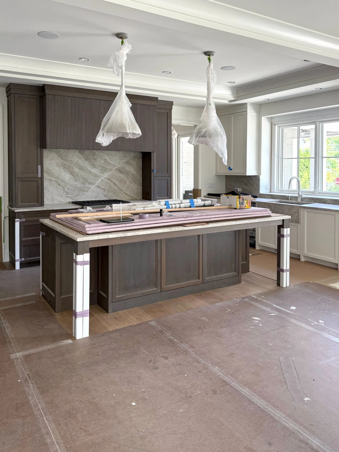 One month to move in 💫 This beautiful new construction home is a study in quiet luxury. Understated elegance created with timeless architecture, high quality natural materials, unique fixtures, and a warm and neutral palette. Every site visit comes 
