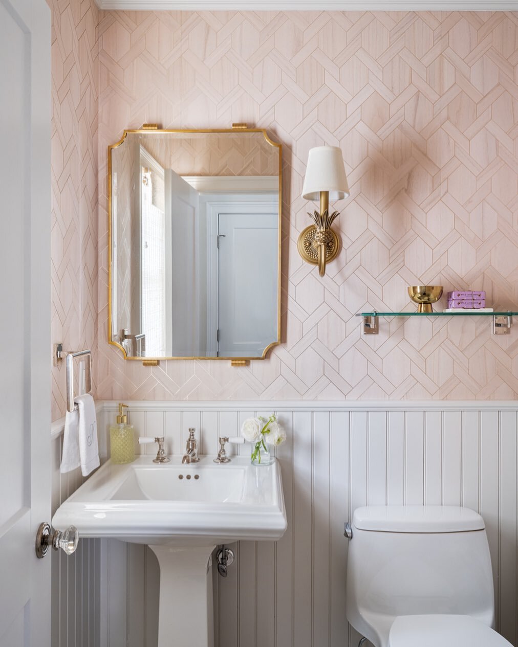 Pink powder room prettiness. Jumping on the Barbie bandwagon. 📷 @kylejcaldwell