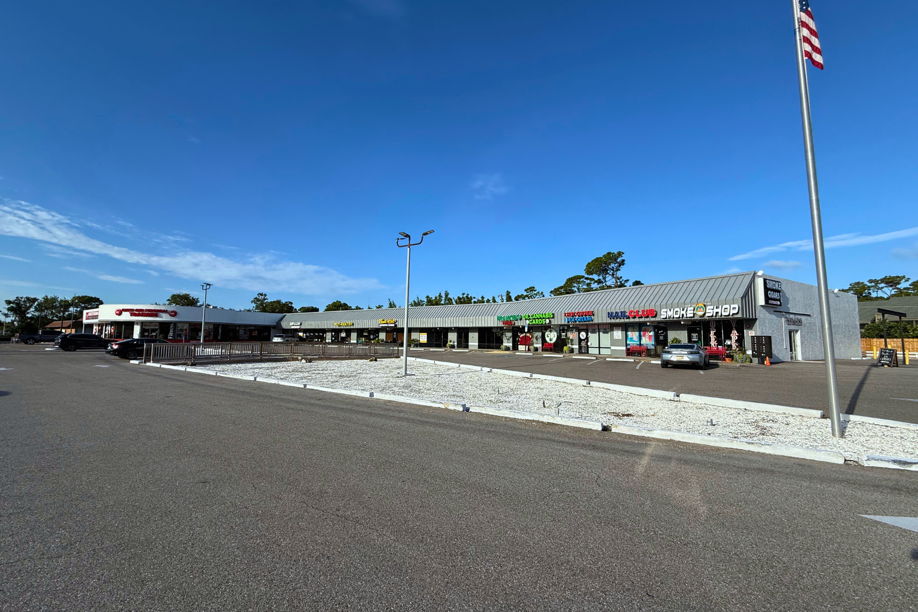 Blackburn Point Plaza Osprey.png