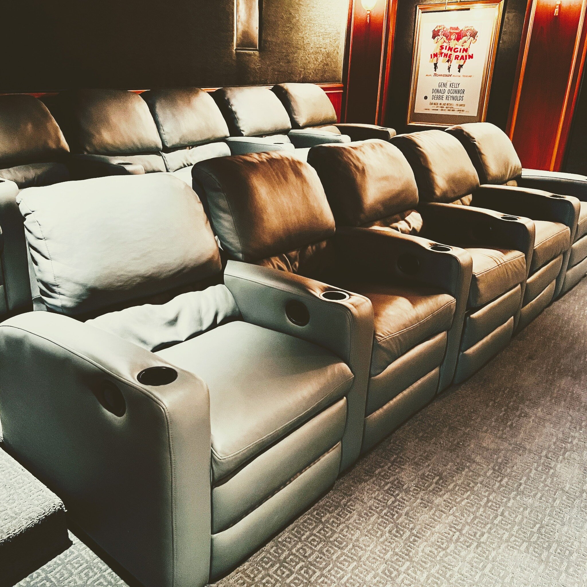 We are selling home theatre chairs, equipment and movie artwork at this weekend&rsquo;s #CoralGables #EstateSale. If you&rsquo;re upping your home entertainment game we have you covered! http://go.1or.ch 🎬📽