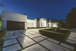 Ultrachic Pinecrest Estate Sale