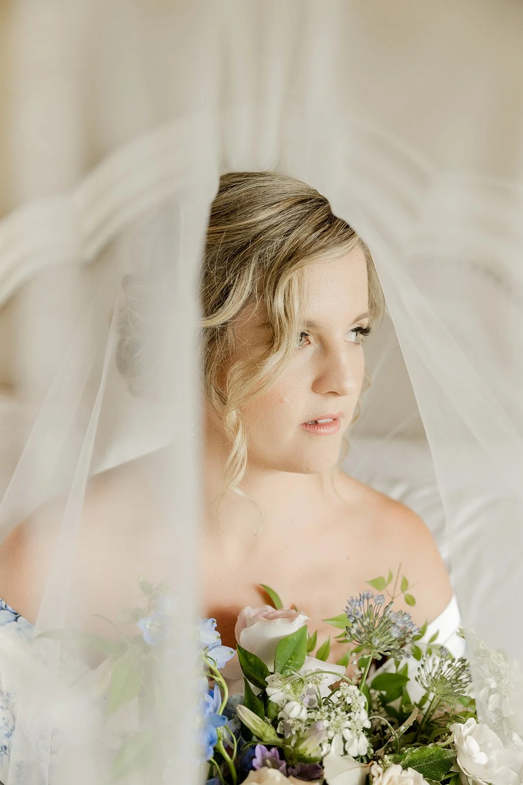 SARAH GETTING READY-79_websize.jpg