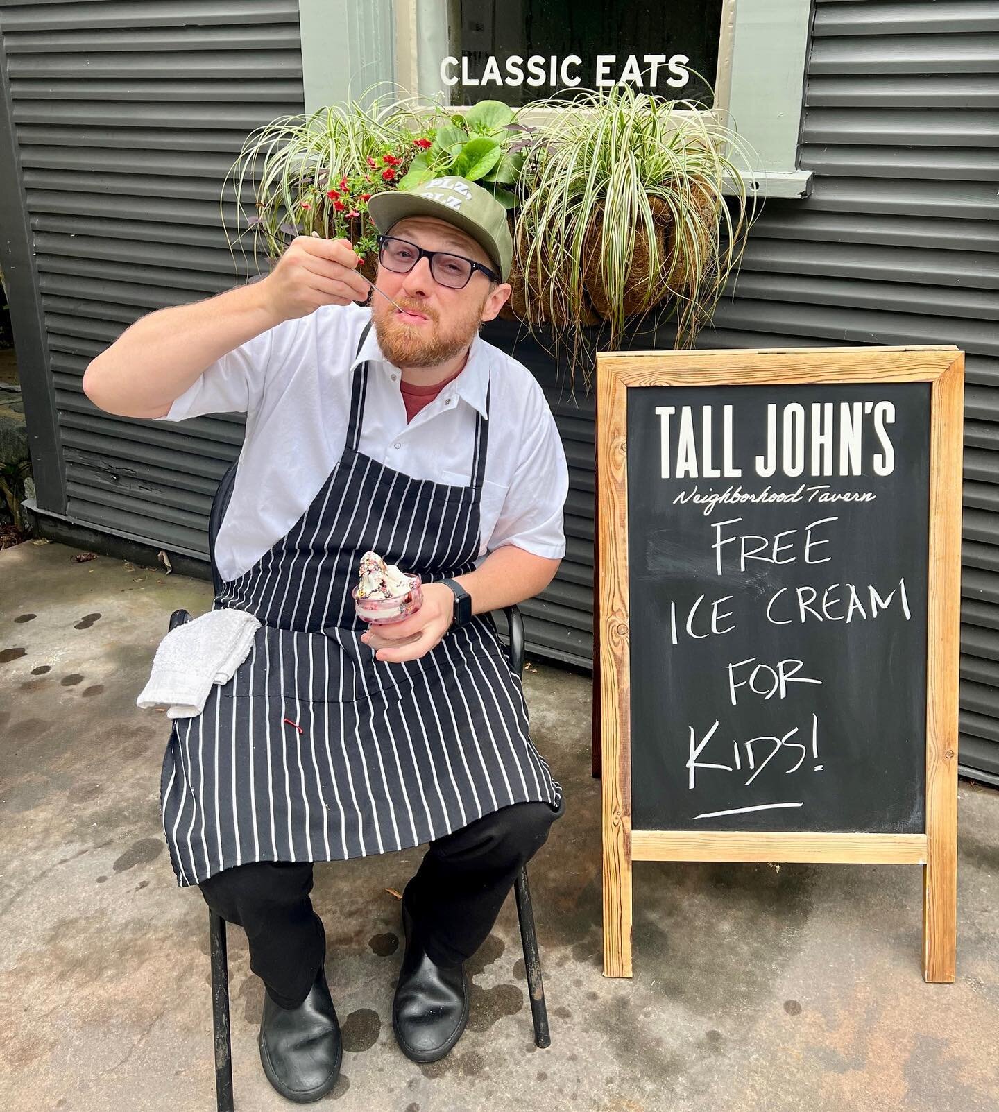 🍦📚 Back-to-School Treat Alert! Free Soft-Serve Ice Cream Sundae&nbsp;for kids this week at Tall John&rsquo;s. No fine print about age: open to any and all kids that are back in school. Chef Trevor is excited to soon you soon 👨🏼&zwj;🍳🍦

Offered 