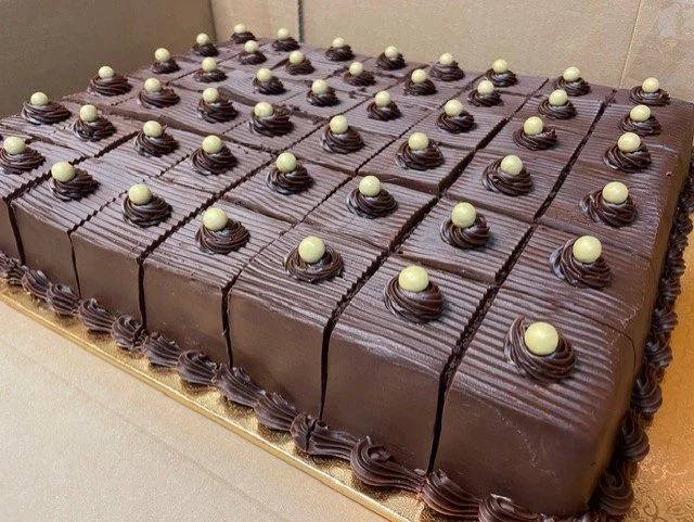 PRE CUT CHOCOALTE CAKE.jpg