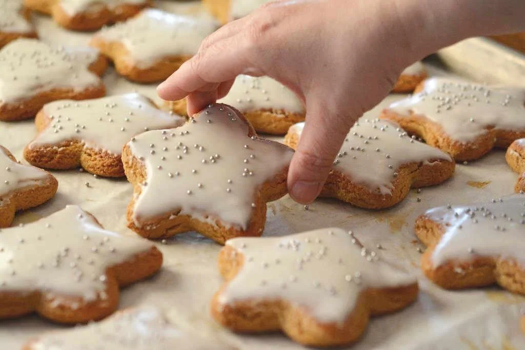Iced Ginger Stars Pick Up_small brightened.jpg