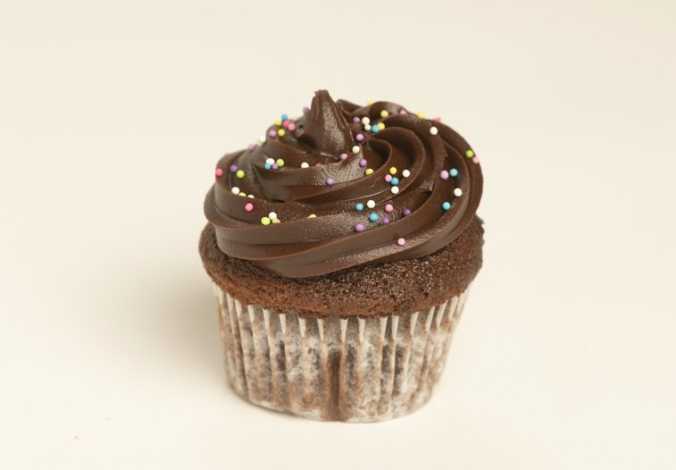 SINGLE CHOCOLATE CUPCAKE_NO PLATE.jpg