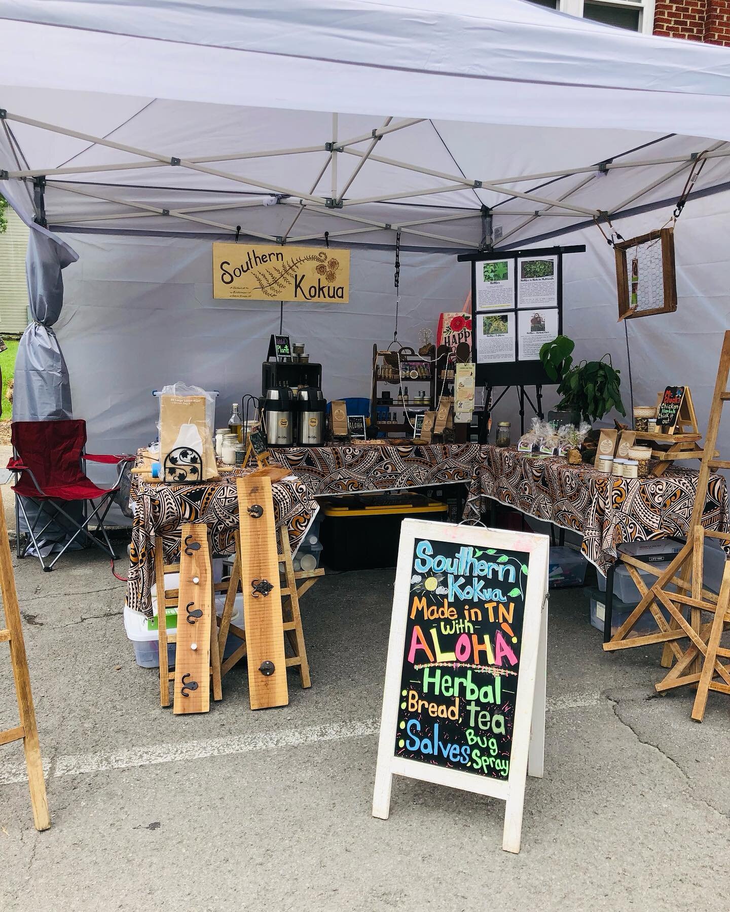 🌿Pictures from the Cumberland Gap Festival last weekend. We met lots of good people &amp; can&rsquo;t wait to go back again!💫

🌿Our beautiful new Southern Kokua wood sign was made by my friend &amp; neighbor, Deborah. She is a talented wood carver