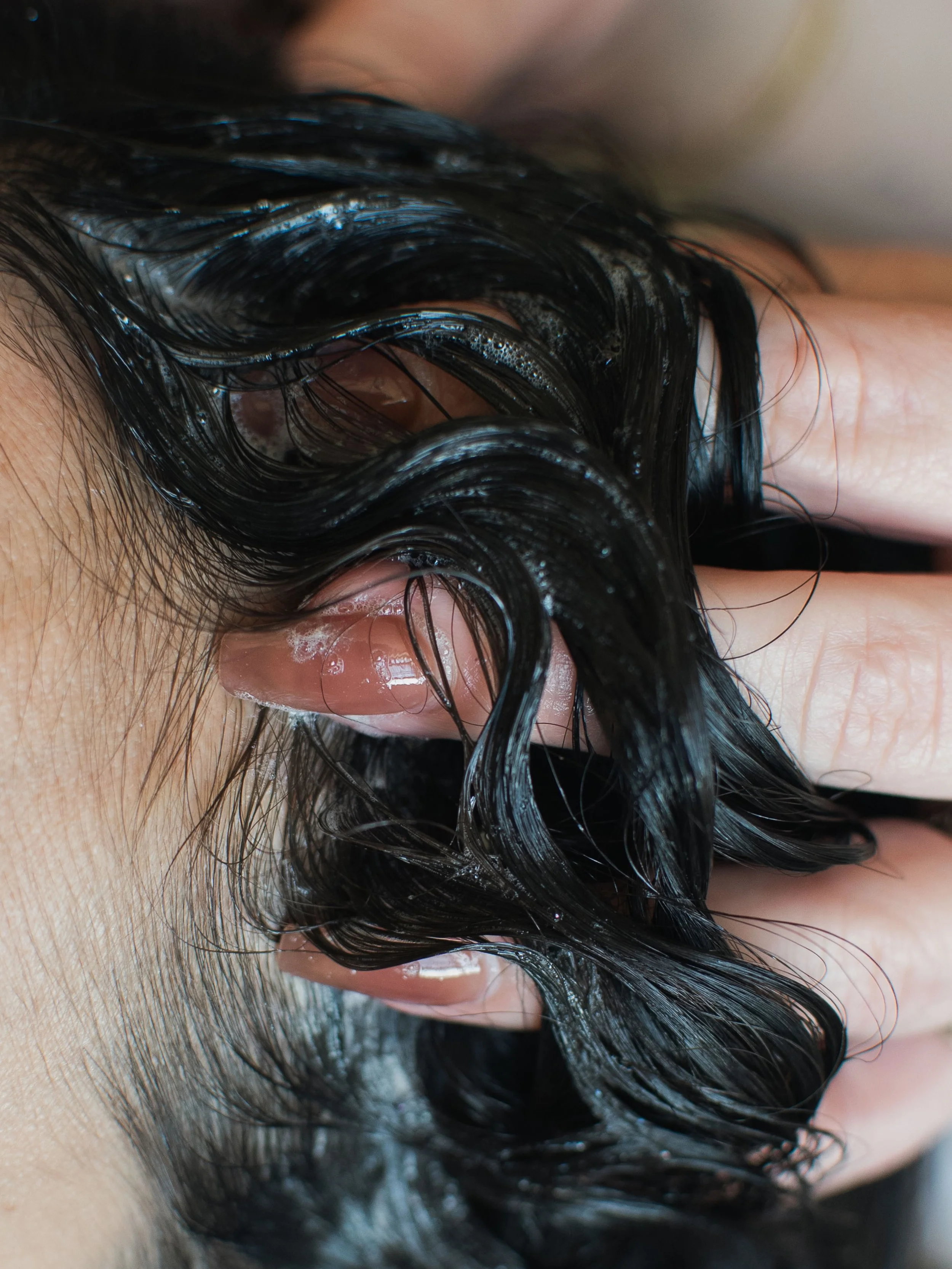 O U R  V E R S I O N 
O F  P E R F E C T I O N 

need a moment to yourself? book a blowout or one of our scalp treatment add ons to any facial ✨