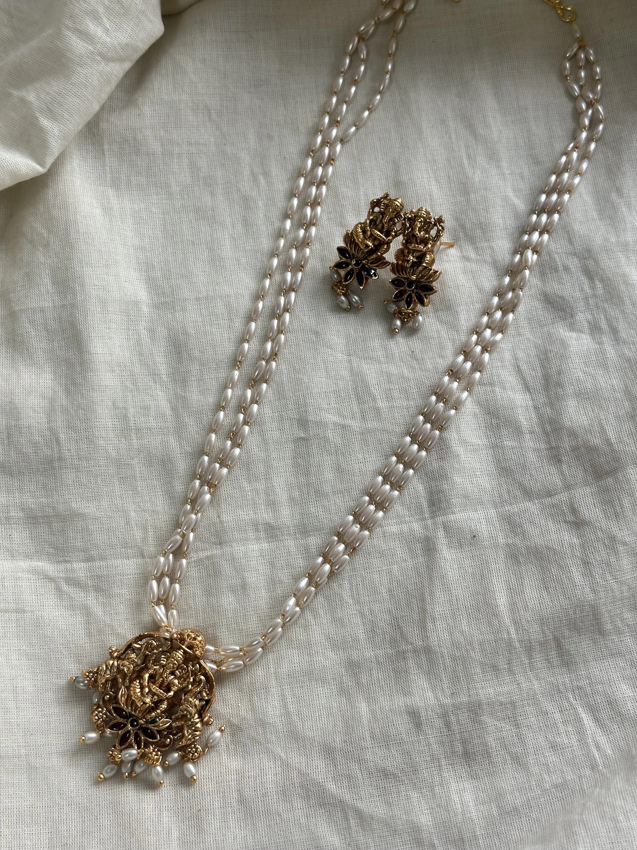 Pendant pearl set