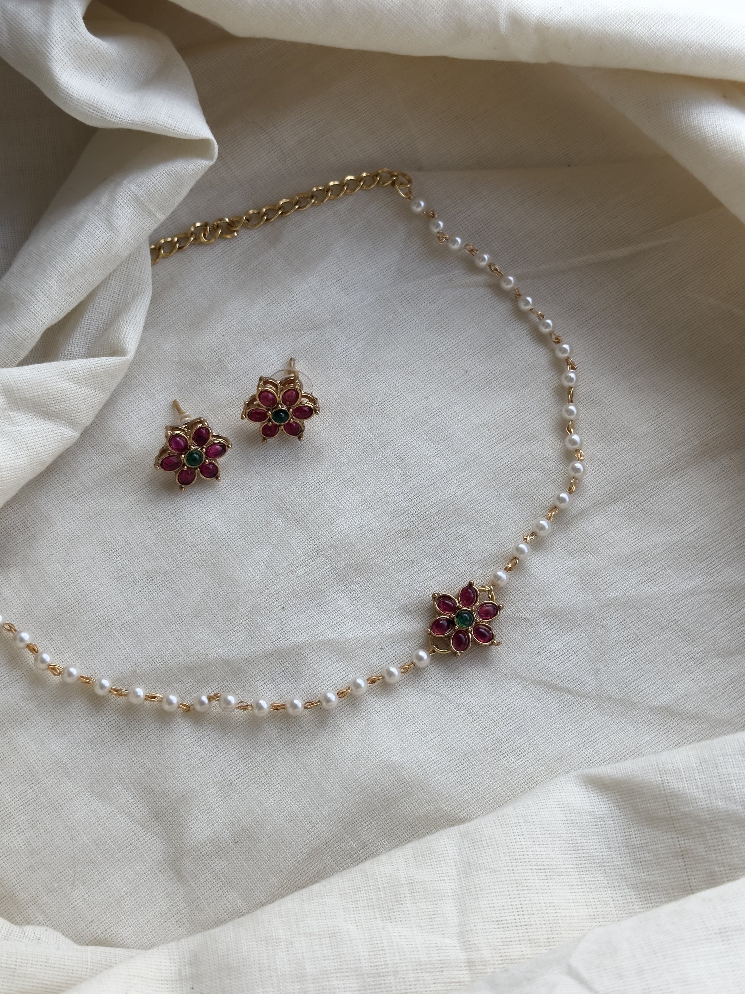 Pearl necklace set