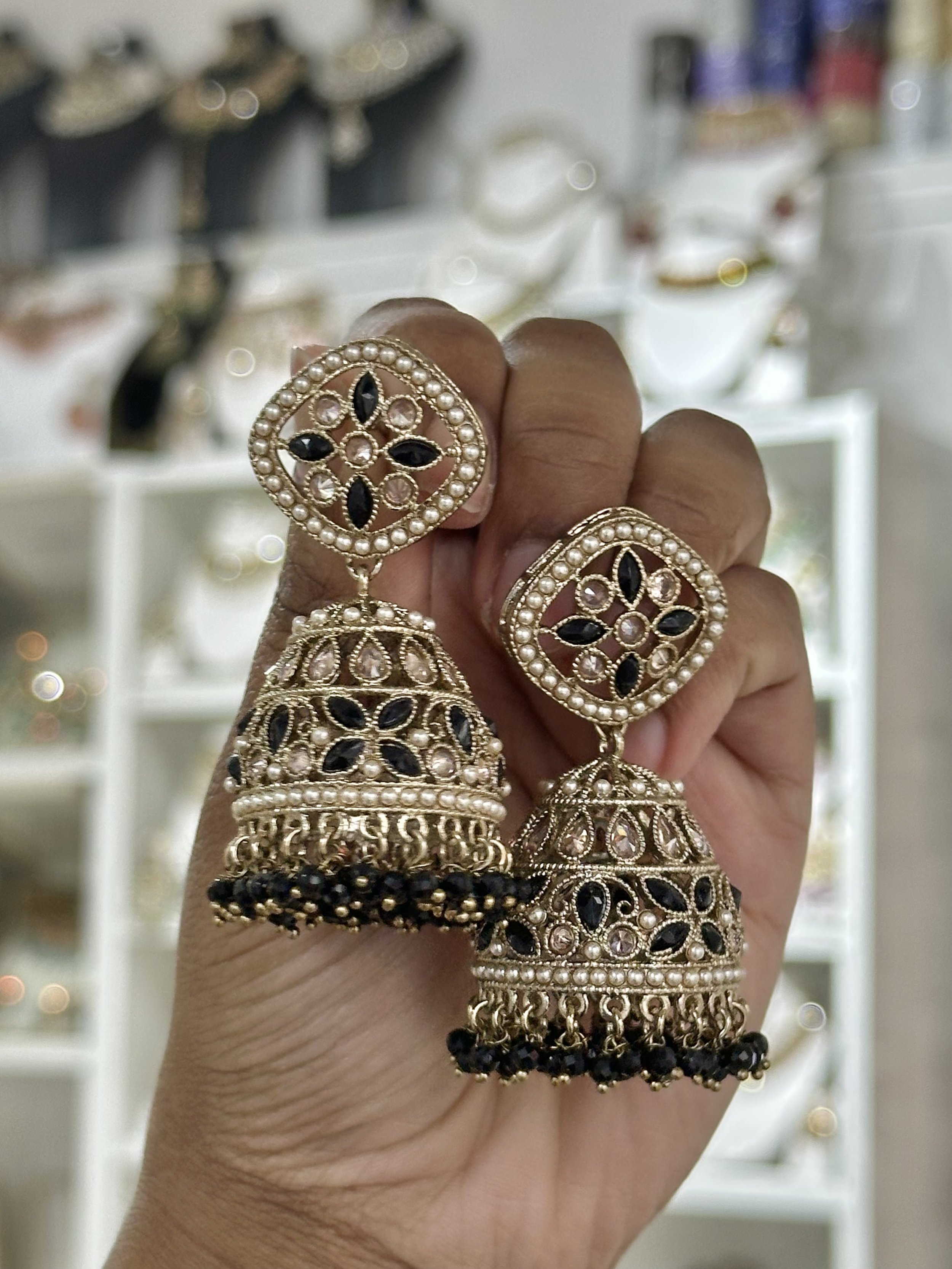Large black jhumka