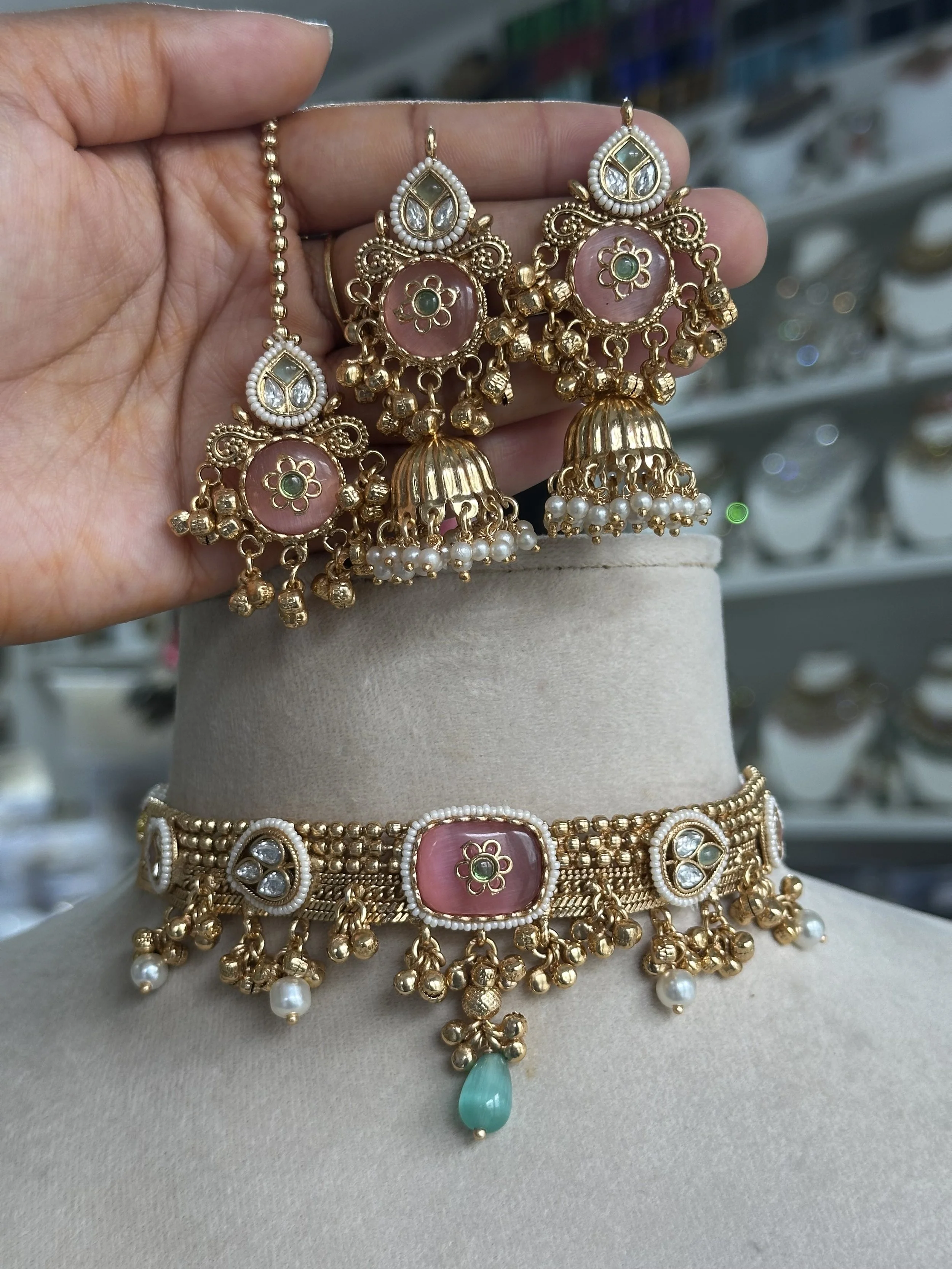 Kashmiri pink choker