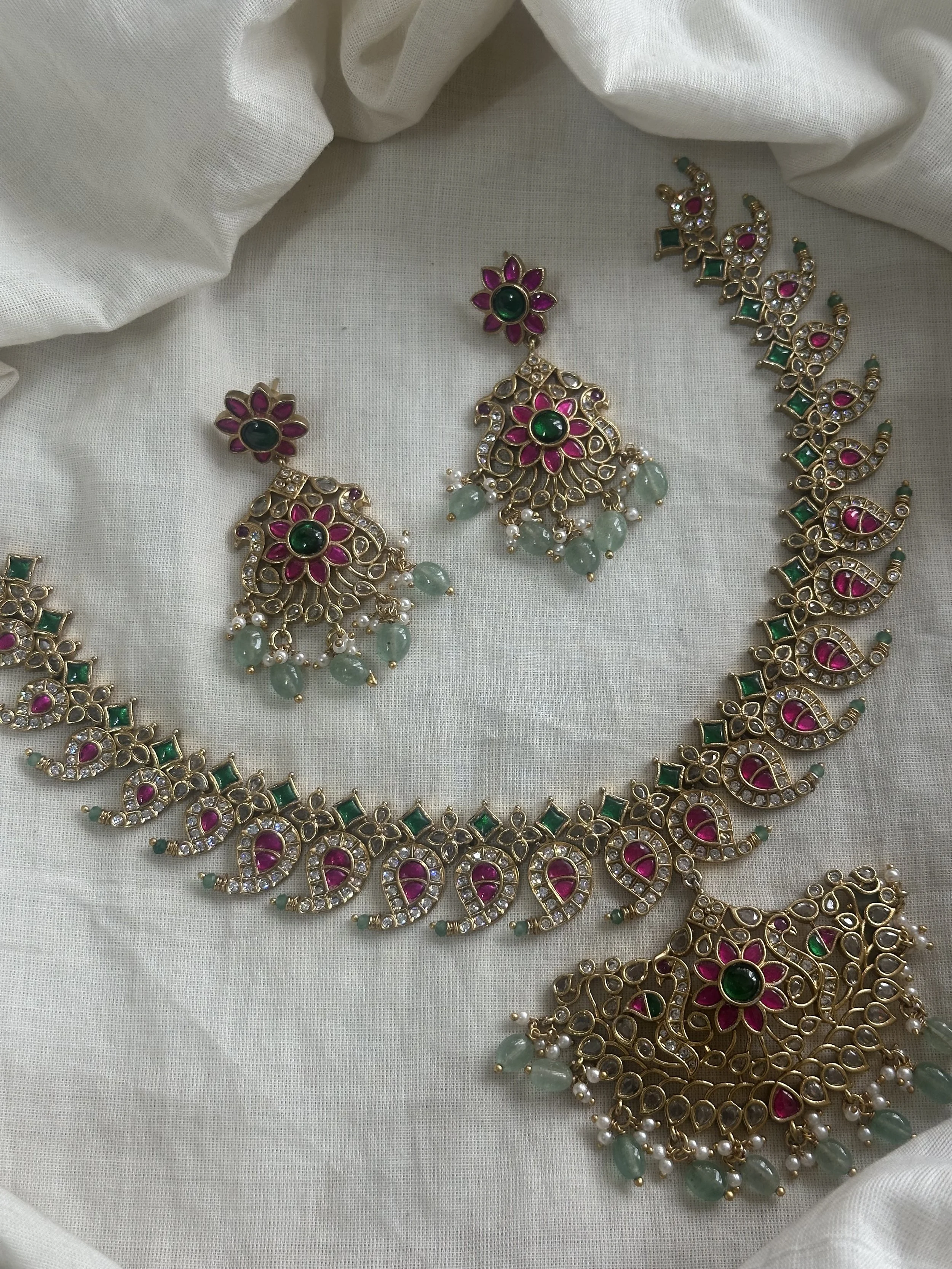Jadau manga flexible necklace