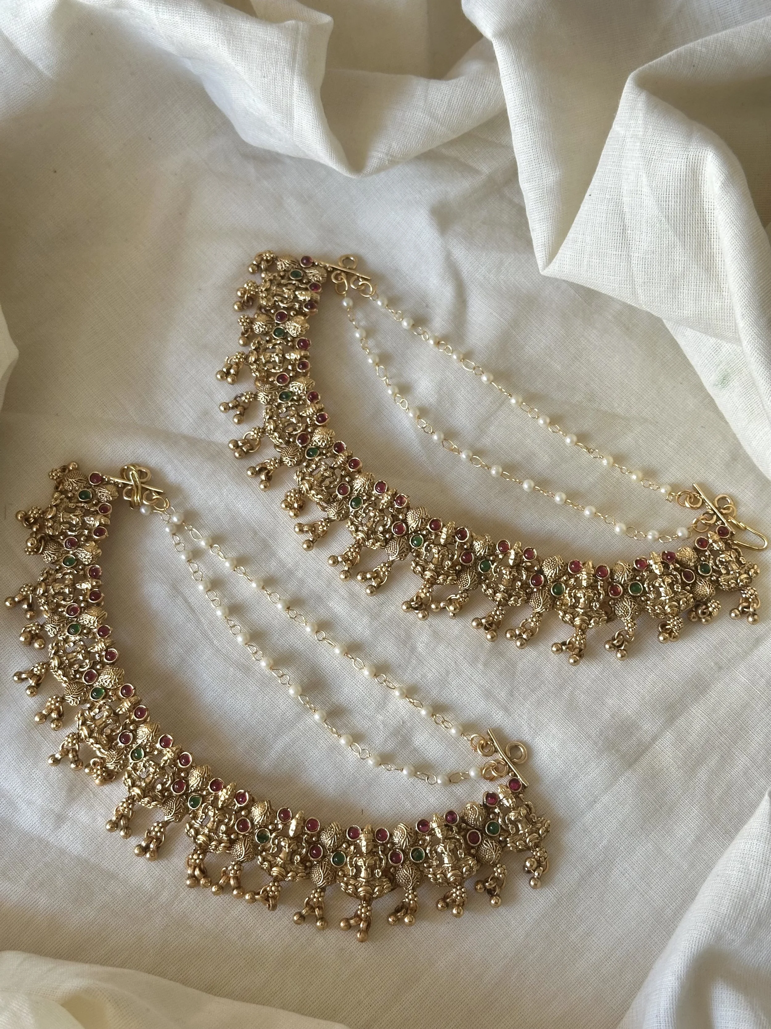 Temple layered earchain