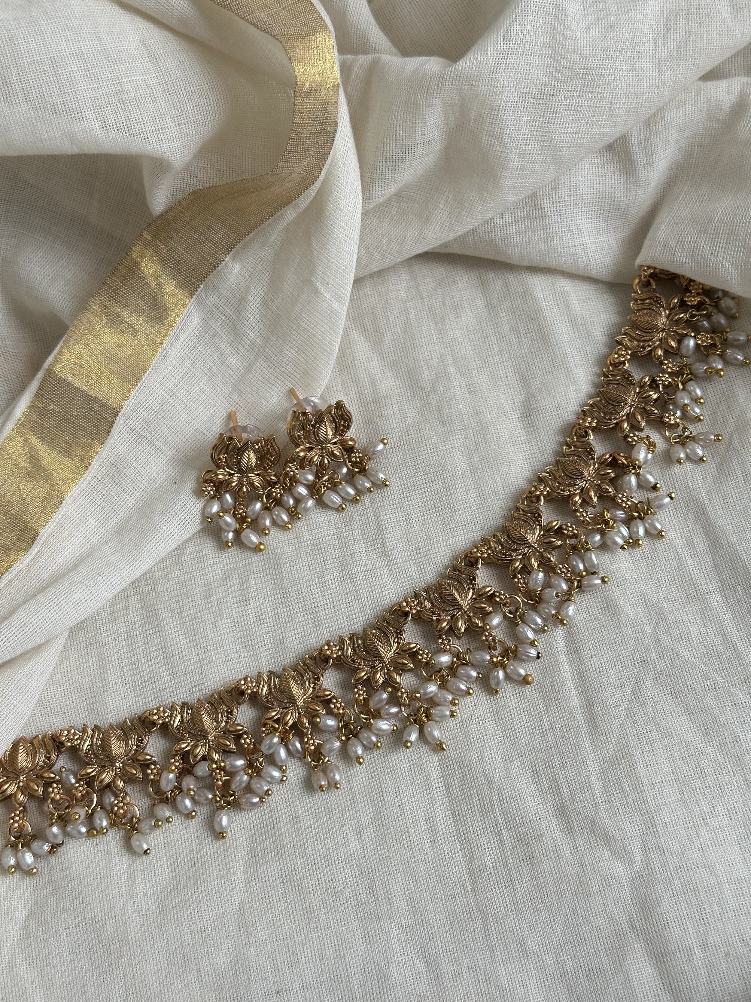 Golden lotus set