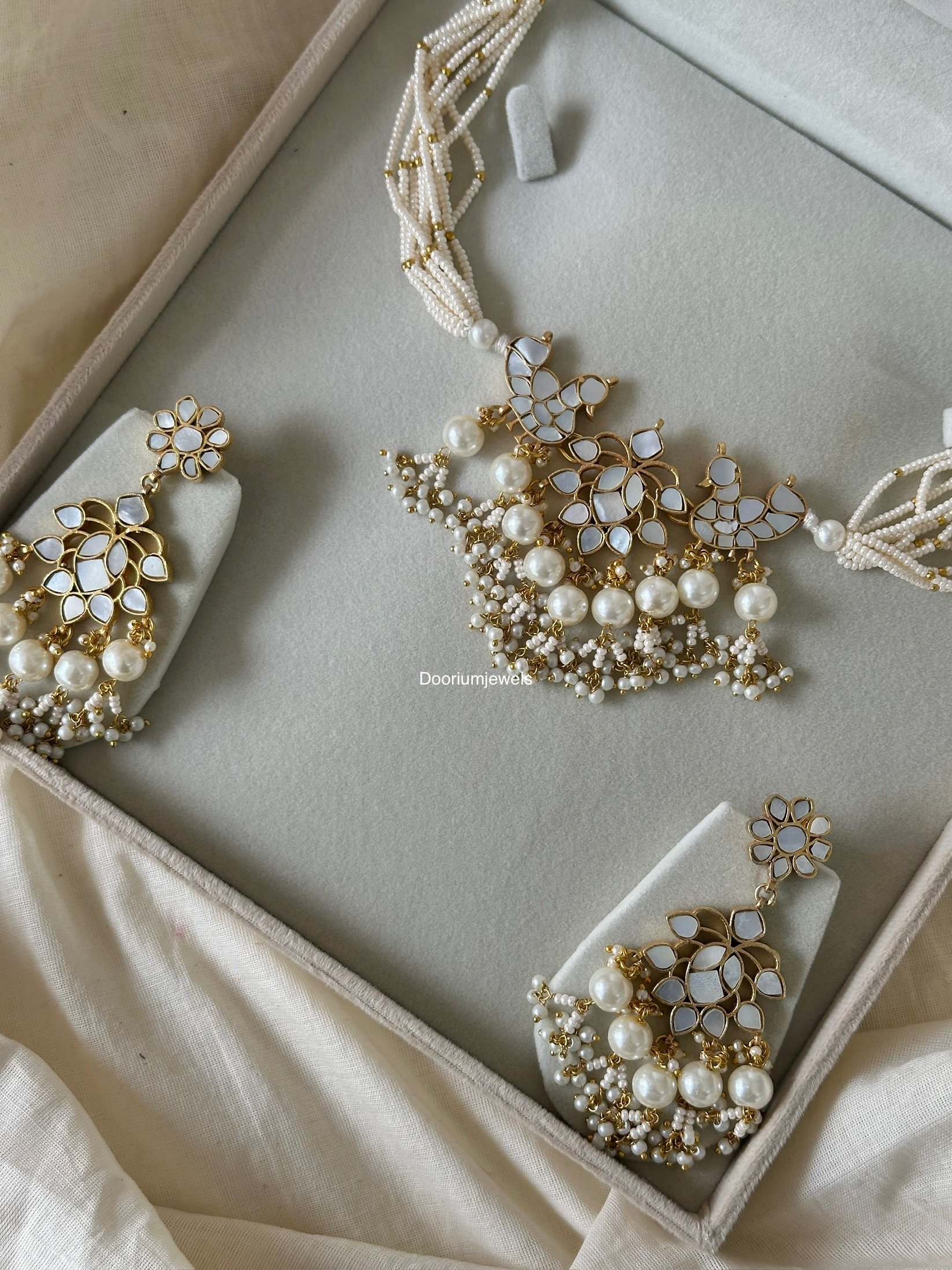 Mother of pearl choker