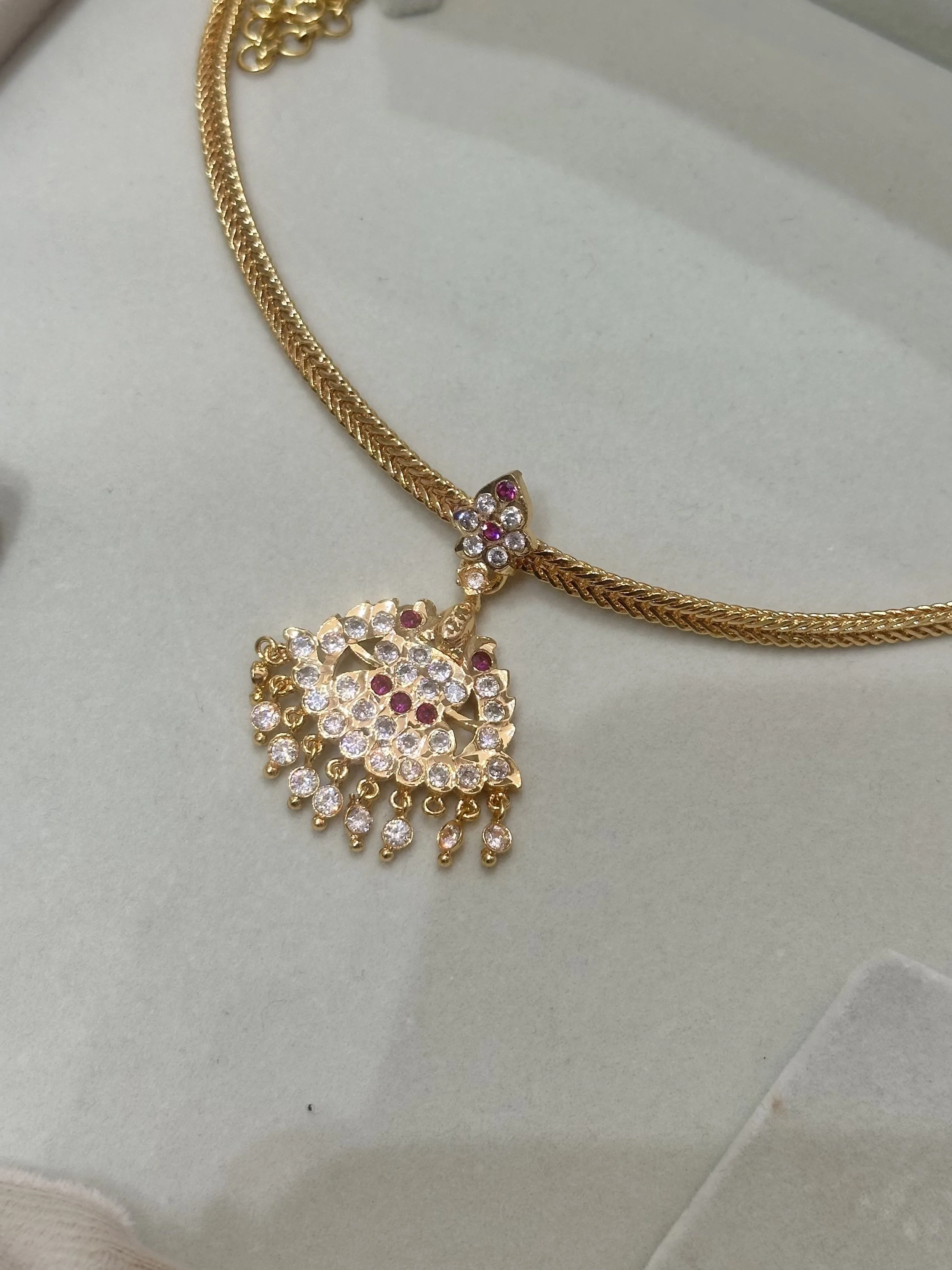 Laskhmi Impon necklace