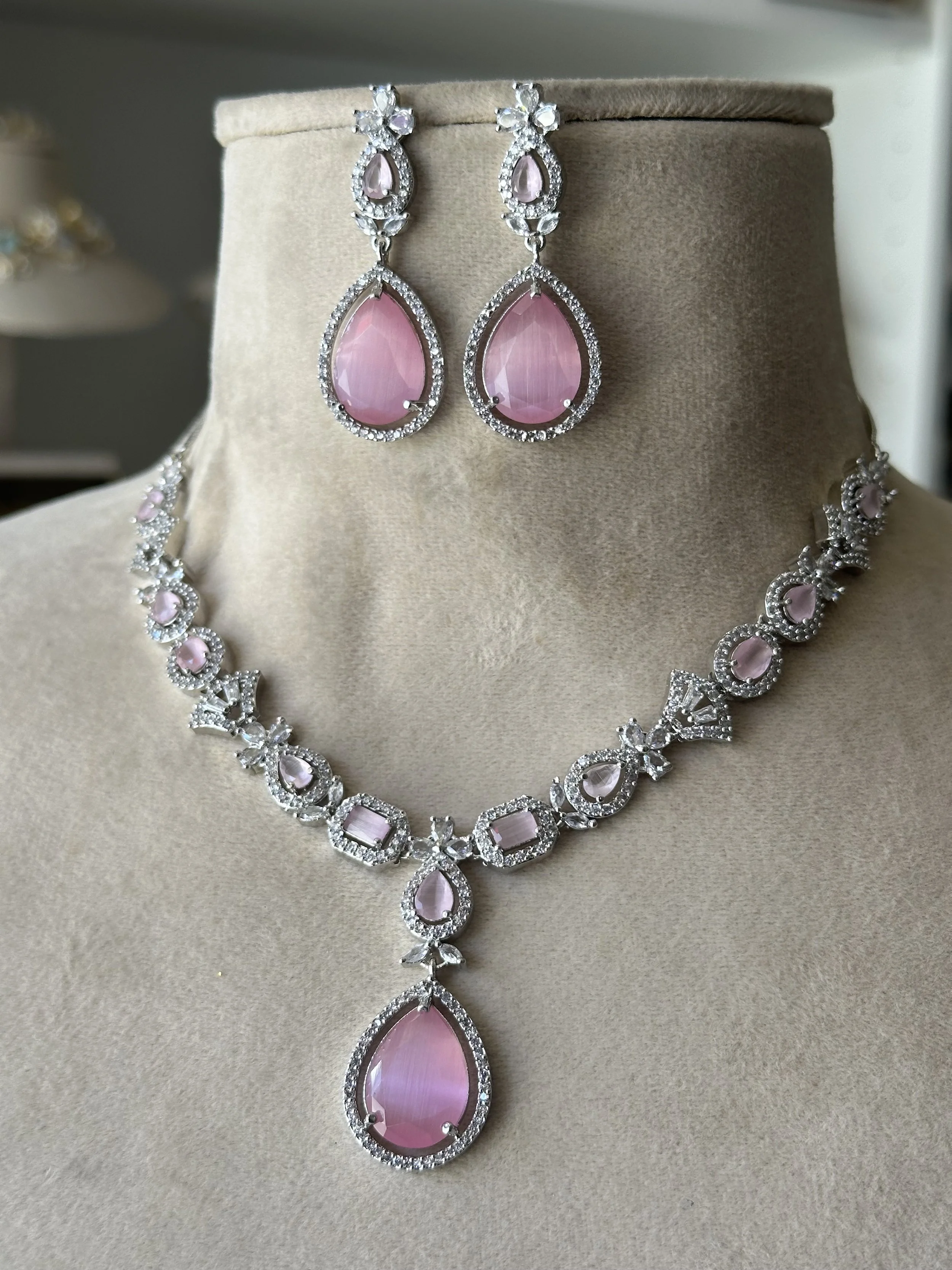 Silver pendant in pink