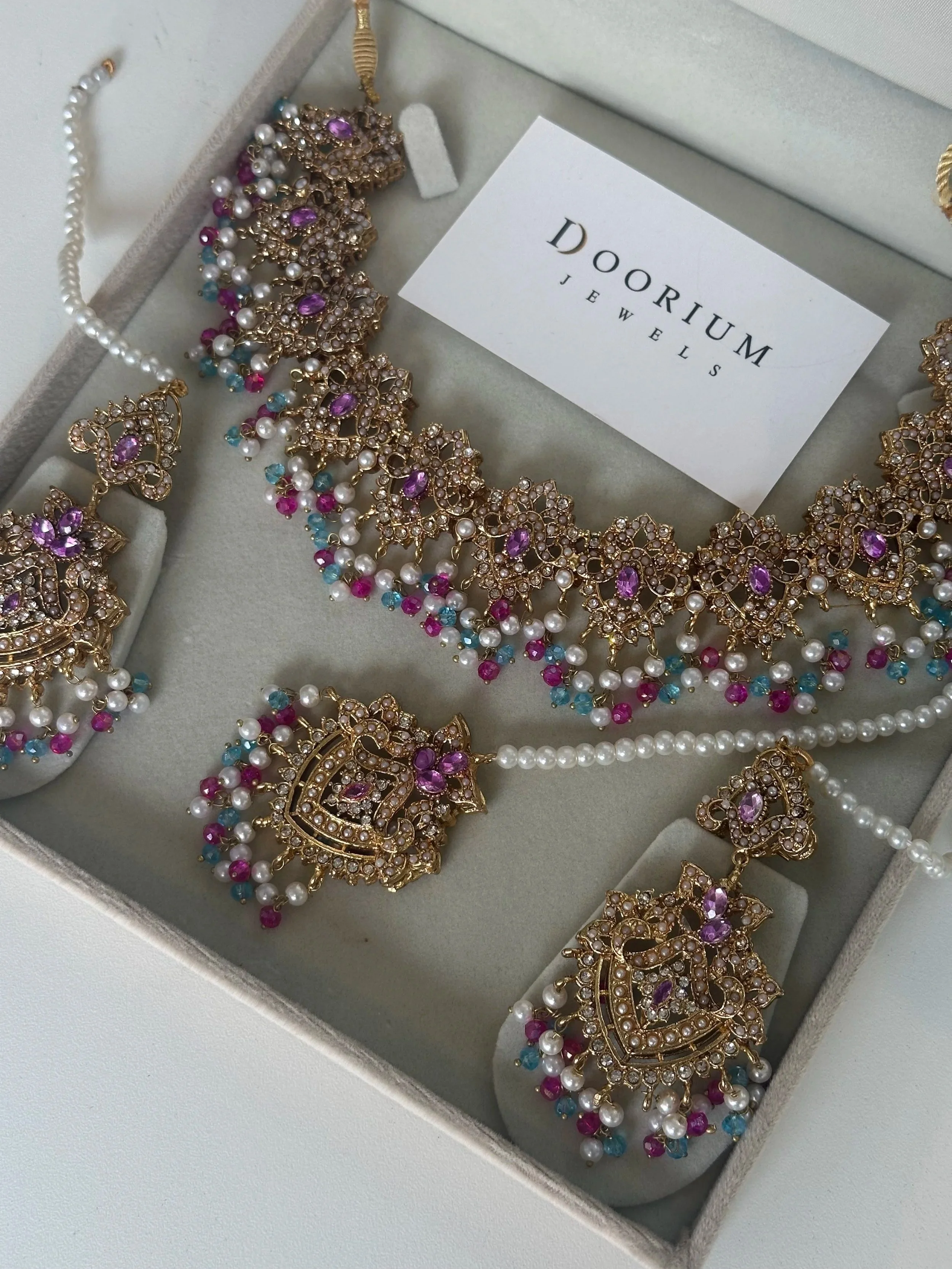 Suba in fereoza and pink