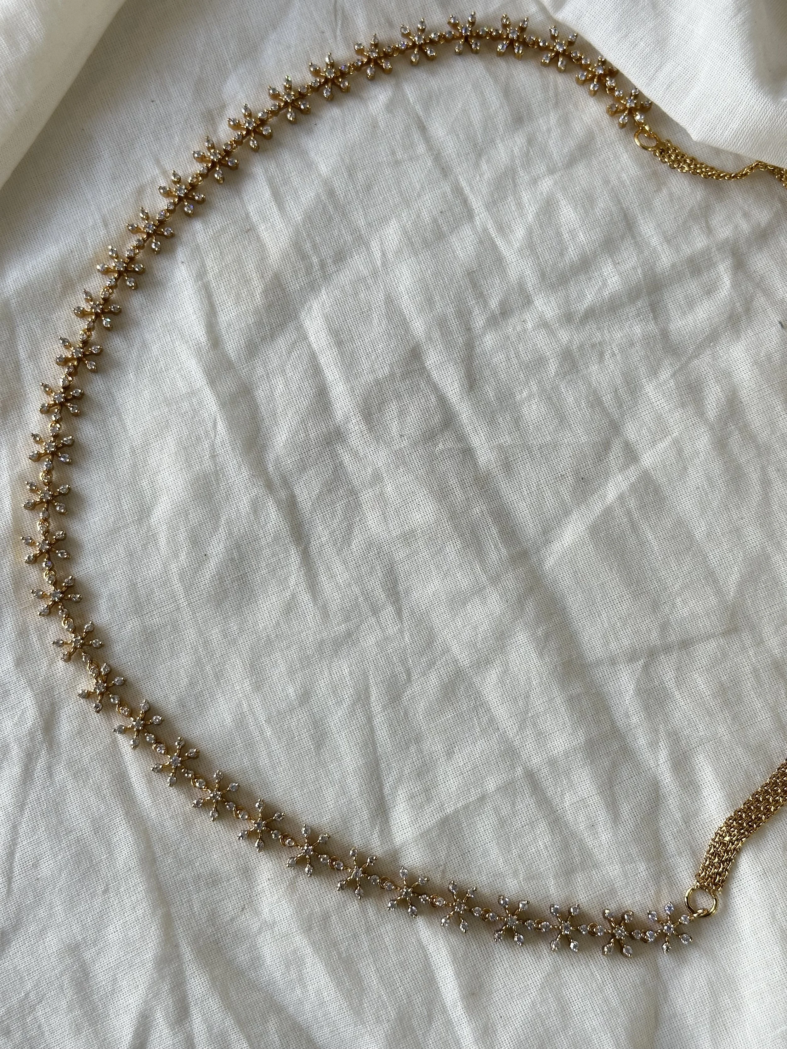 White stone flower waist chain