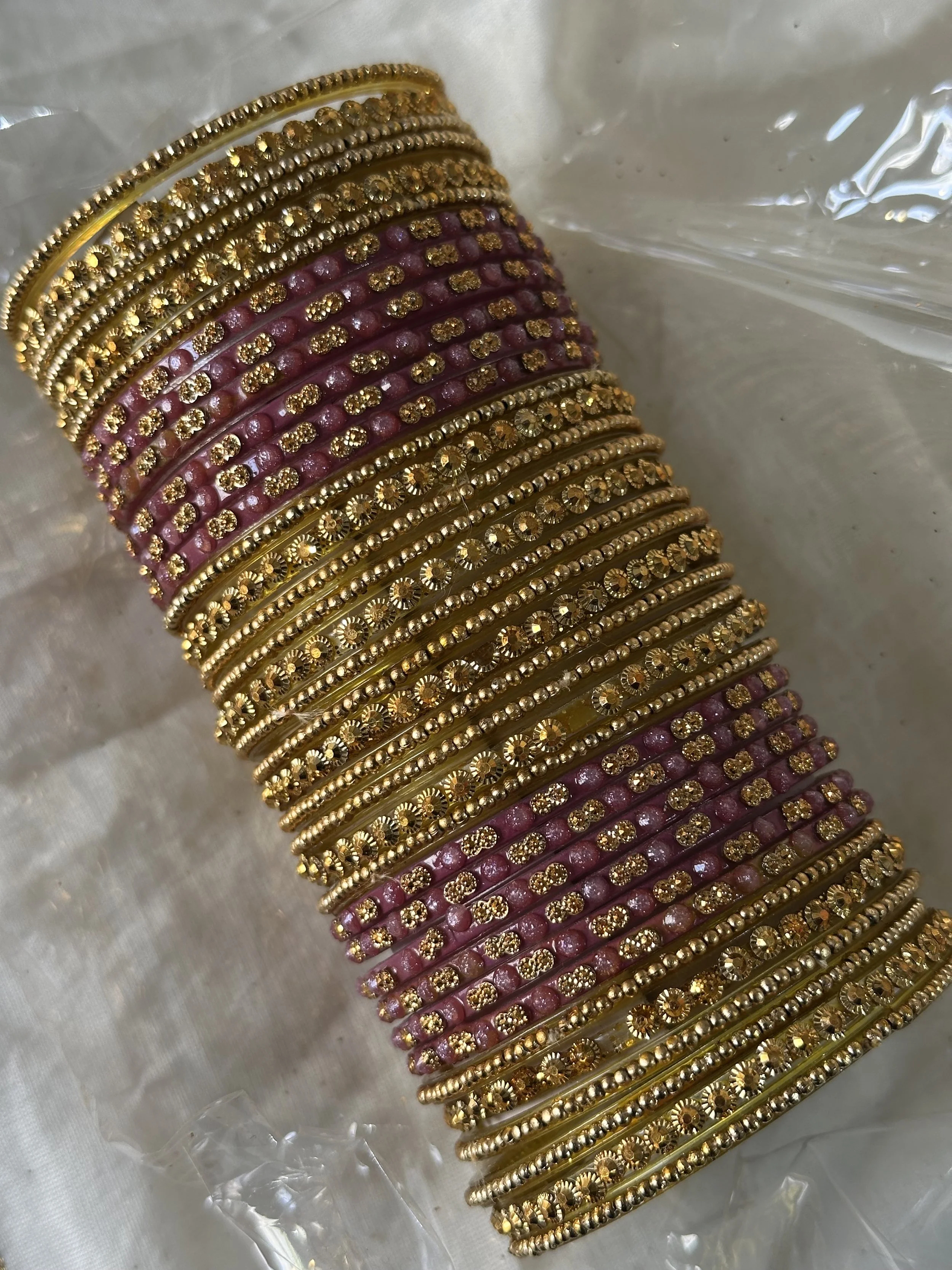 Mauve pink glass bangle set