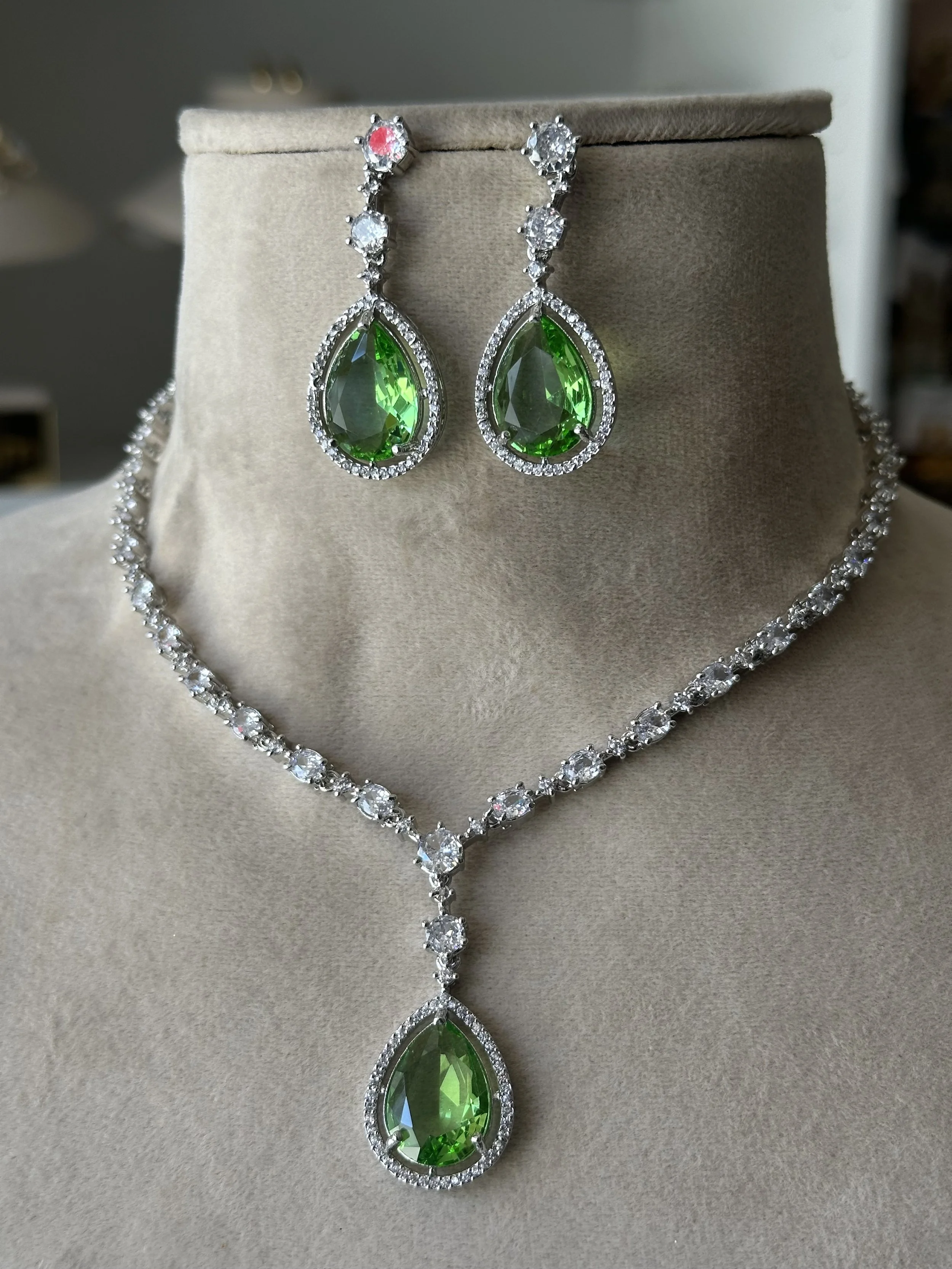 Silver apple green pendant set