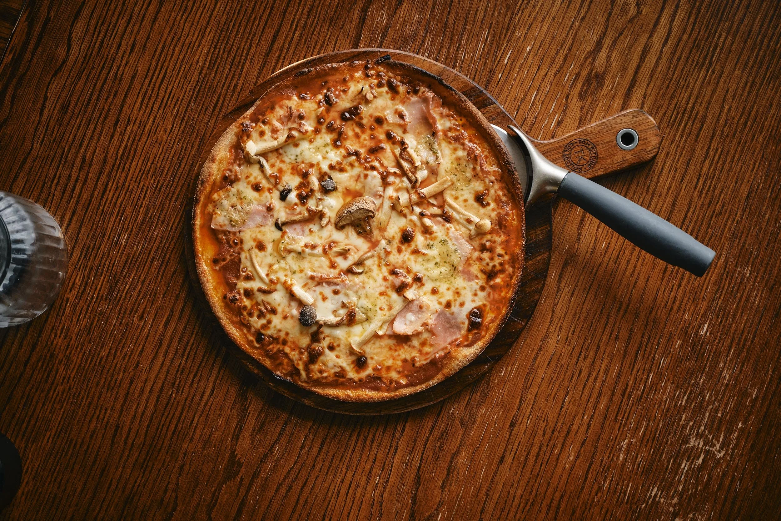 Ham and Mushroom Pizza at the Lemon tree.