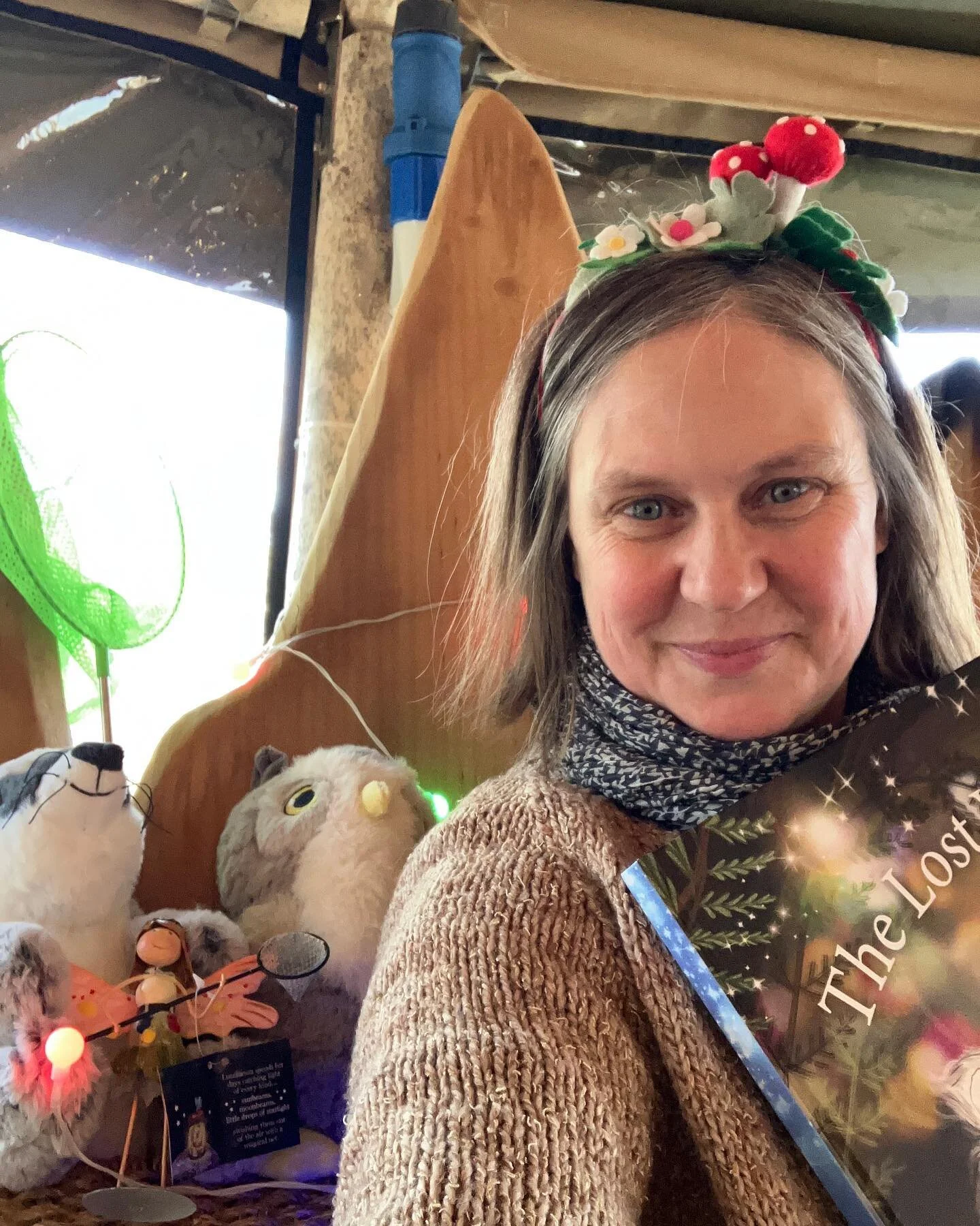 I&rsquo;ve been quiet here for a while but lots to report, yesterday I was telling a story of light and hope in the darkness, with the help of a badger and a wise owl. Met loads of ace kids and the families. We Made wishes to see us through January!