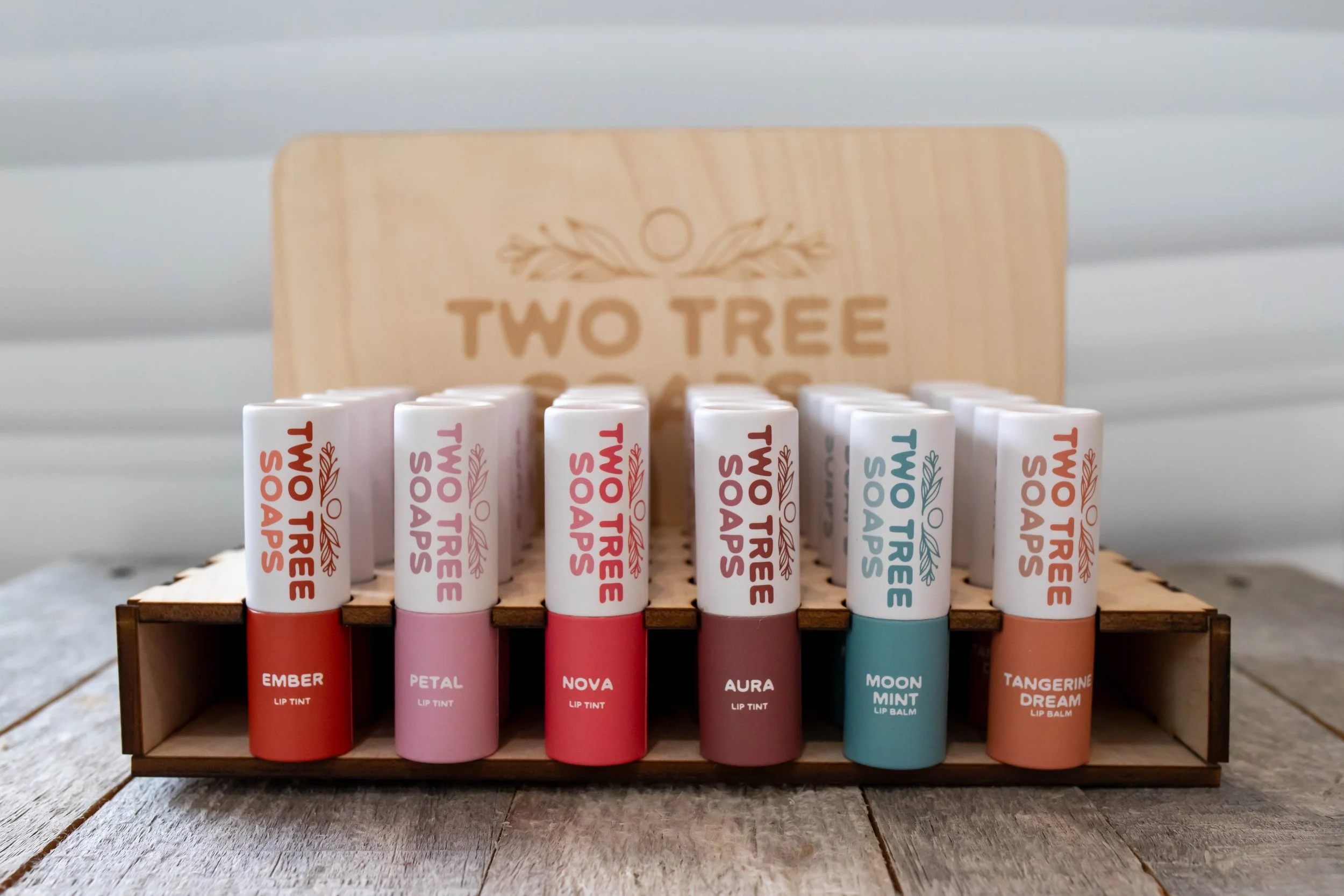 6 hole lip balm stand3.jpg