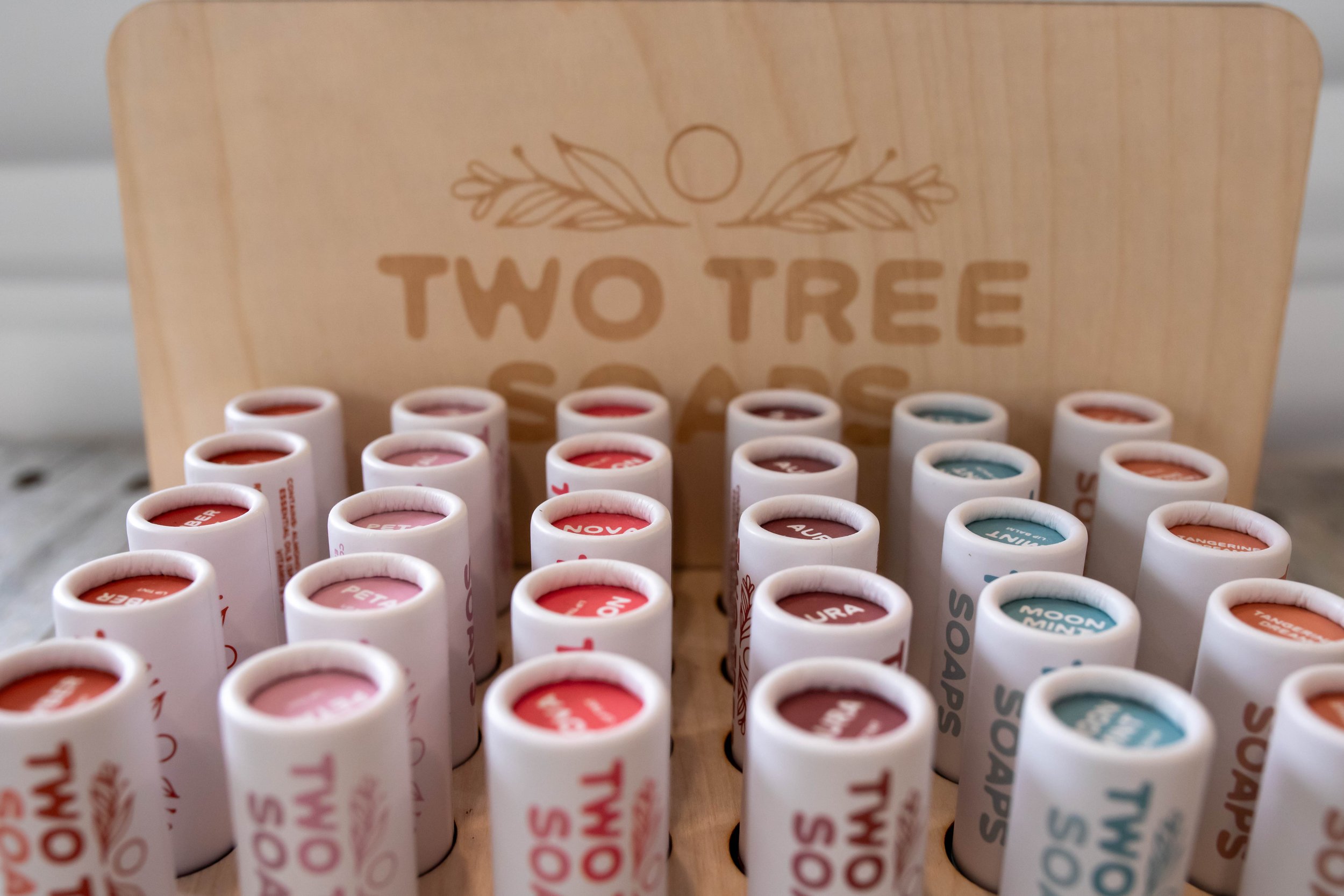 6 hole lip balm stand2.jpg