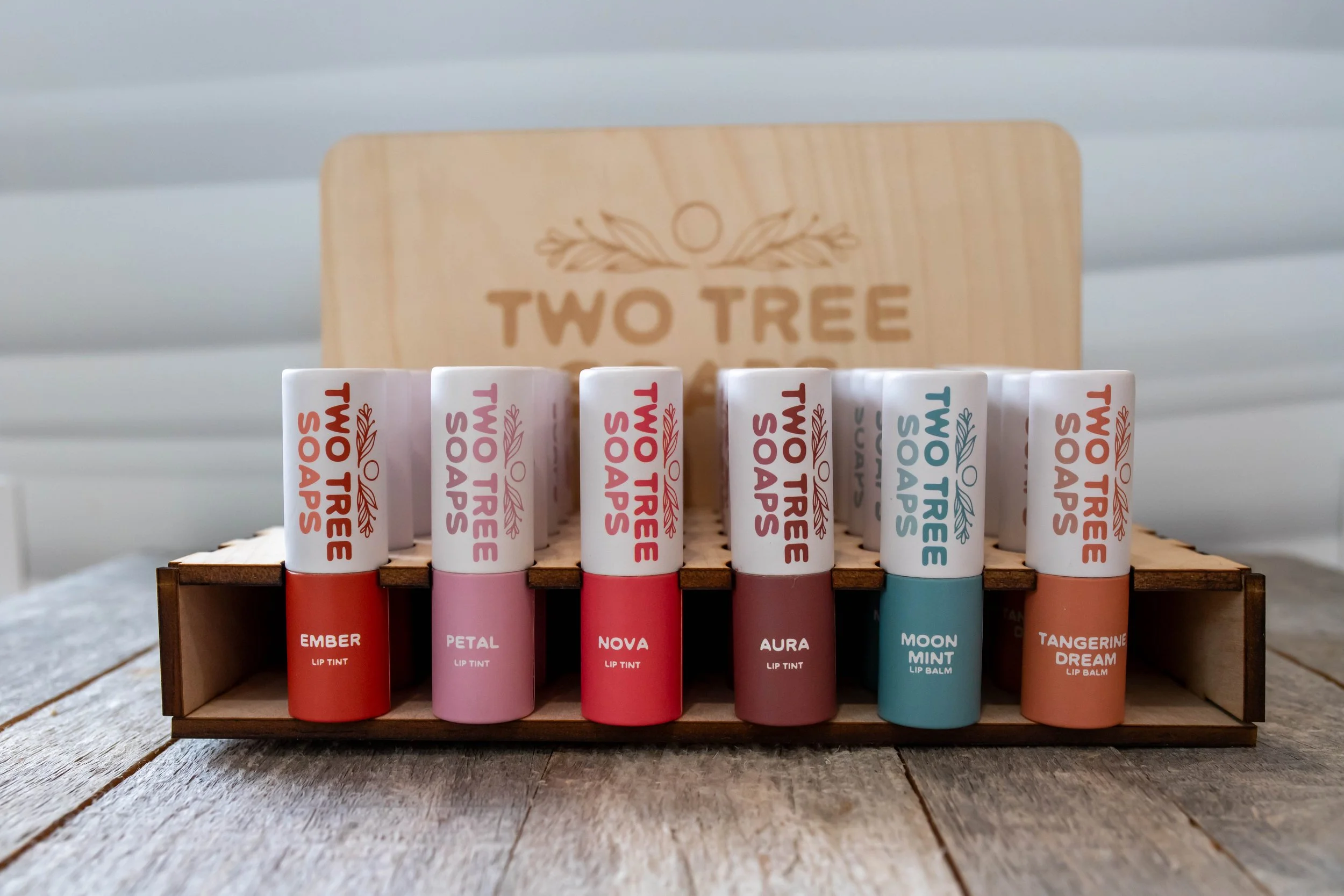 6 hole lip balm stand1.jpg