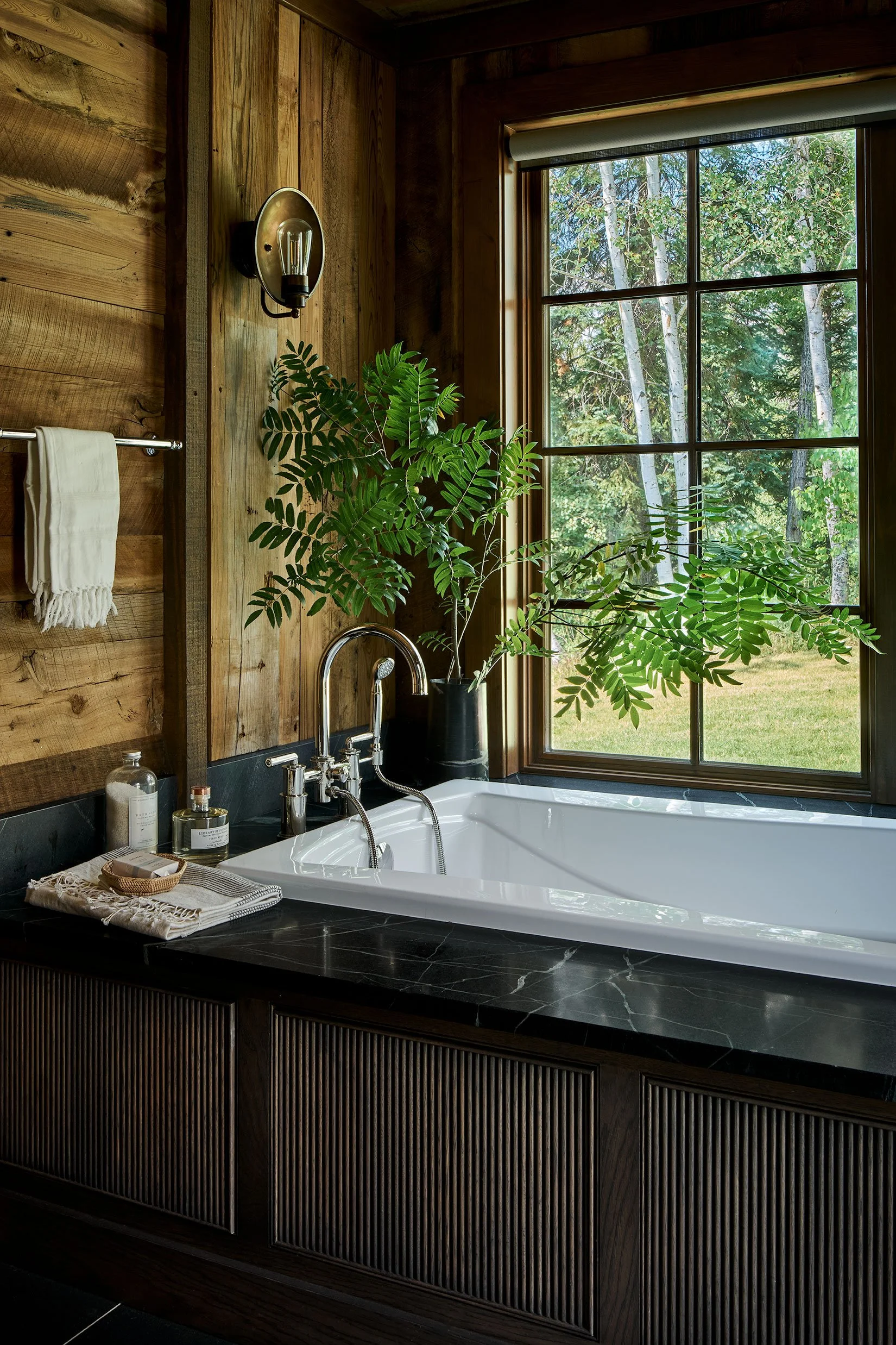 Vertical-Arts-MacGray-08-20-25-Primary-Bath-Tub-Detail-Web.jpg
