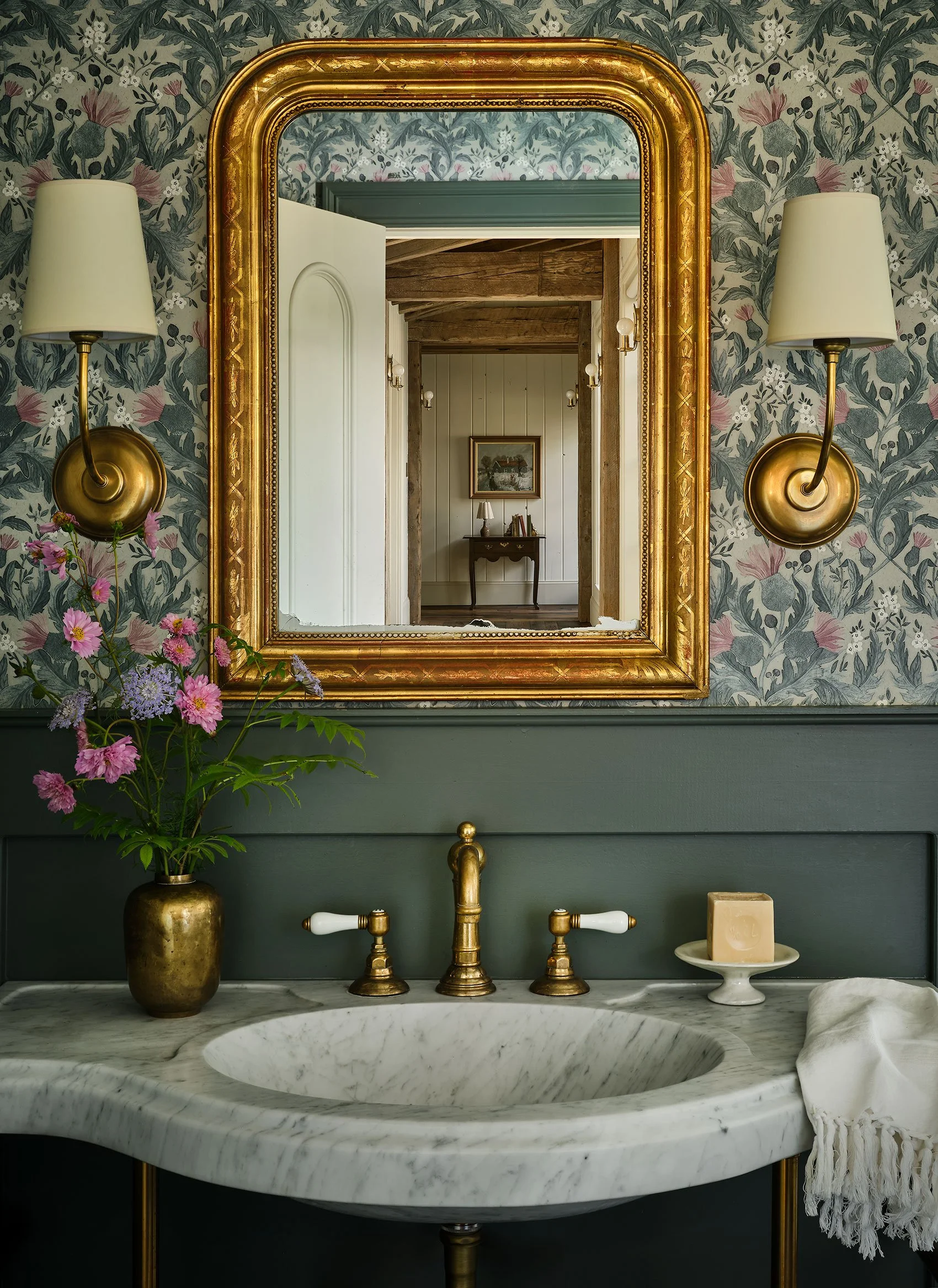 Vertical-Arts-MacGray-08-20-25-Powder-Room-Web.jpg